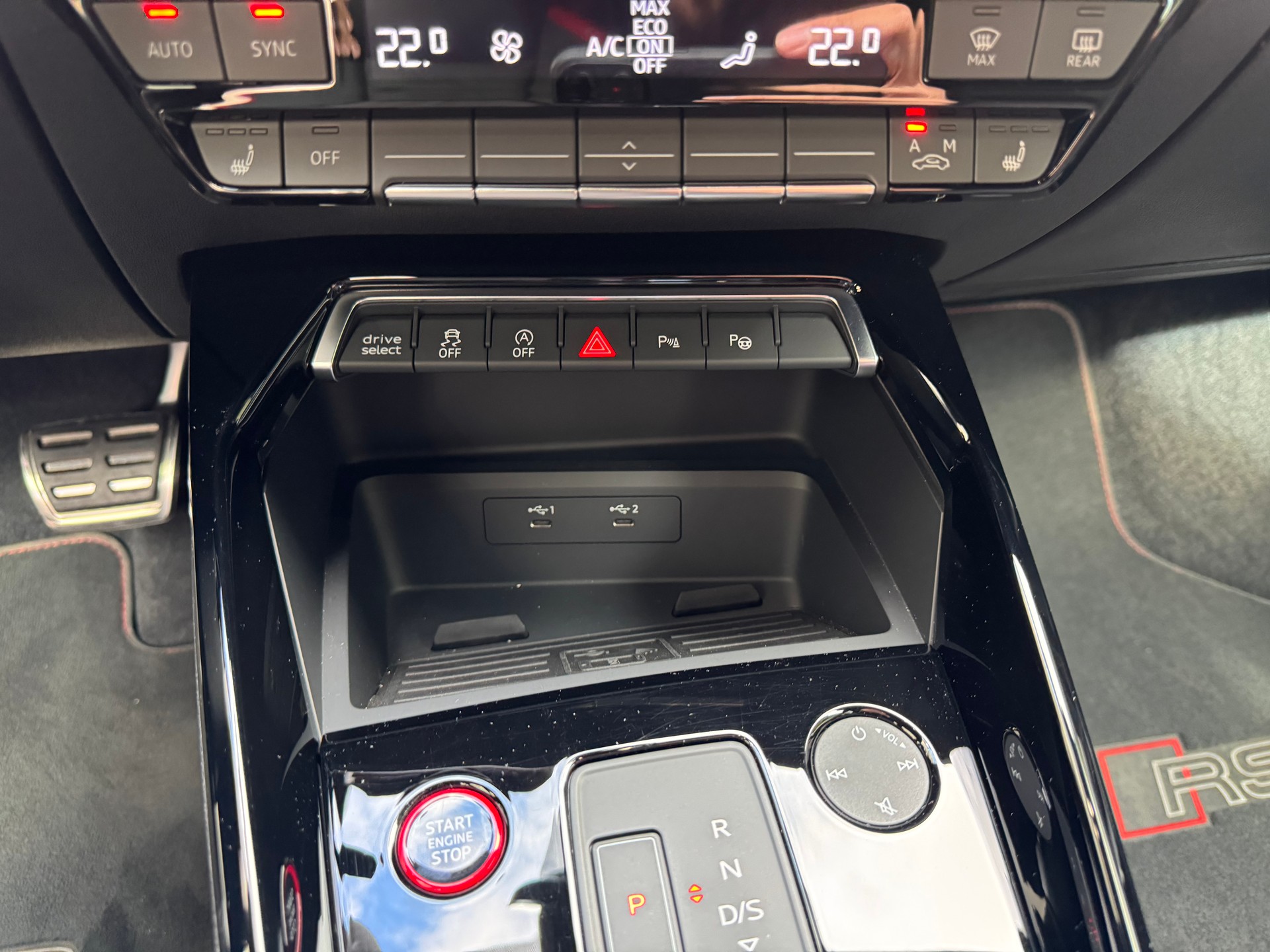 AUDI RS3 Sportback 2.5 TSI quattro S-tronic-image-19