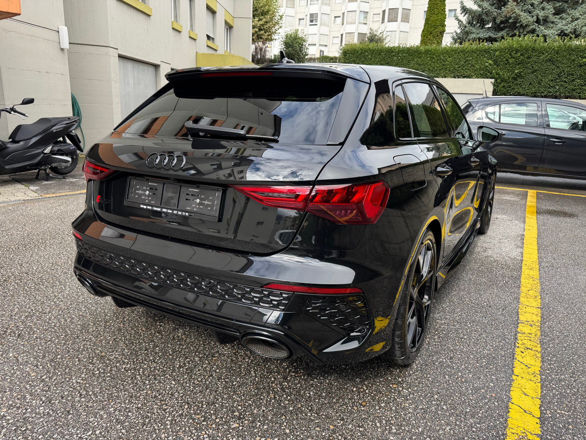 AUDI RS3 Sportback 2.5 TSI quattro S-tronic-image-5