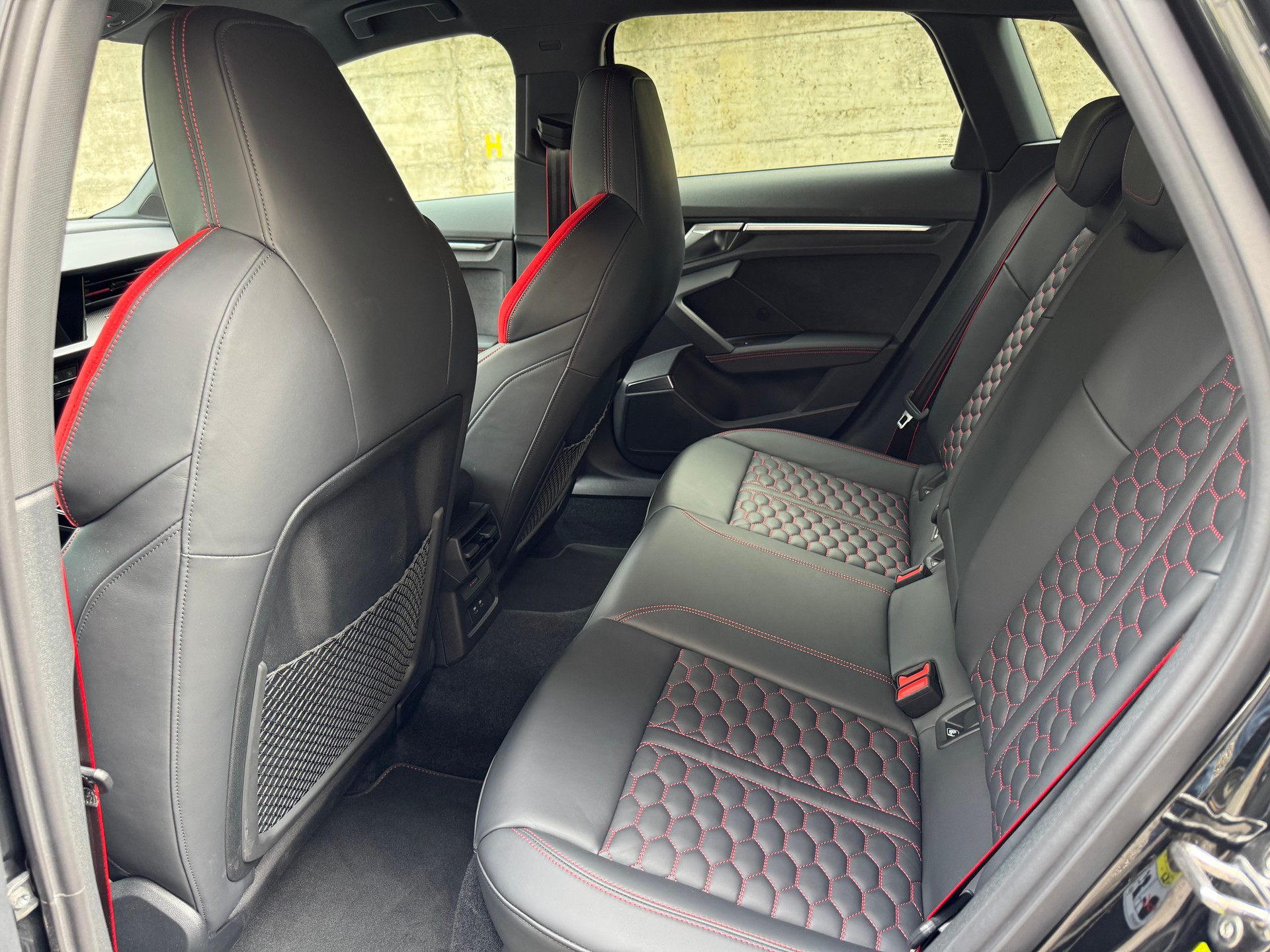 AUDI RS3 Sportback 2.5 TSI quattro S-tronic-image-18