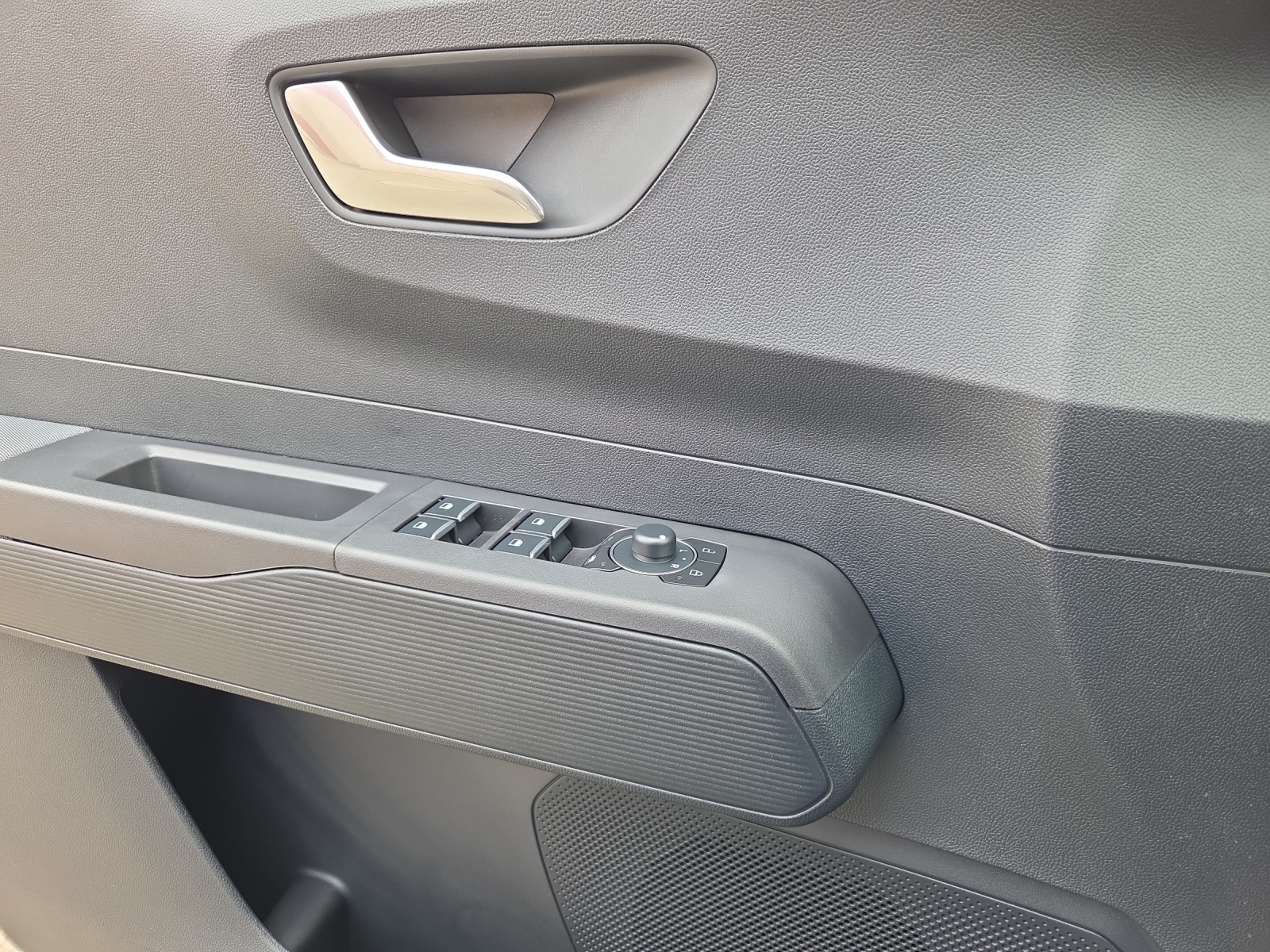 FORD Tourneo Courier 1.0 EcoBoost Titanium-image-7