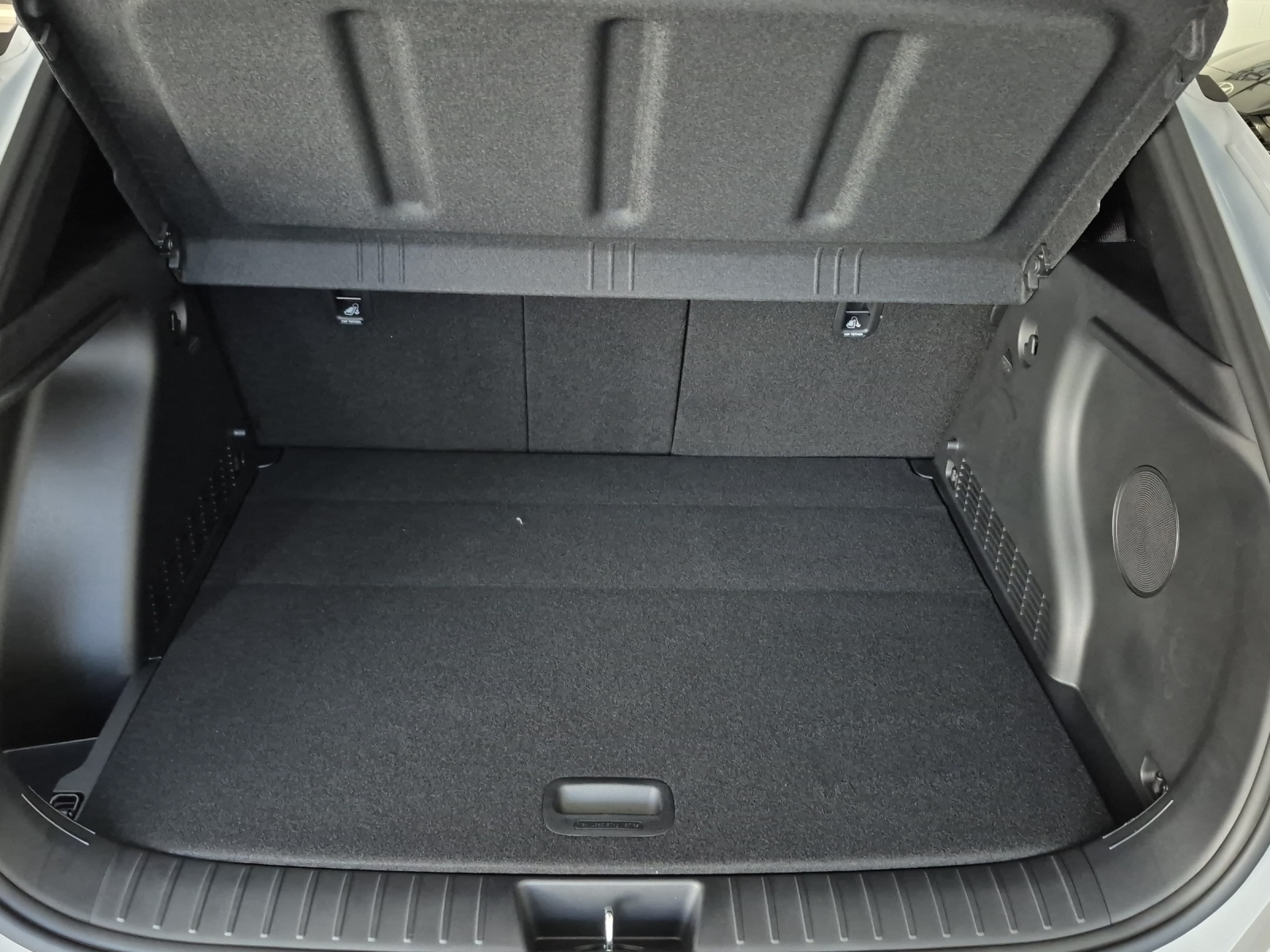 HYUNDAI Kona 1.6 GDi Hybrid N-Line-image-9