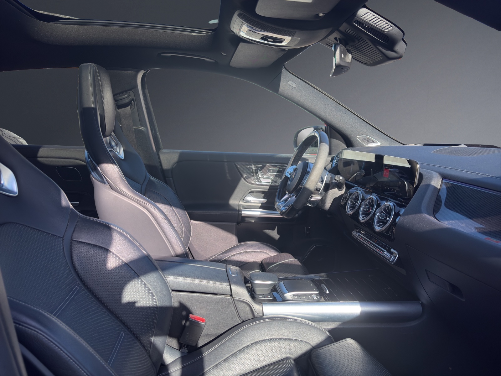 Image MERCEDES-BENZ GLA-45-AMG GLA 45 S AMG 4Matic+