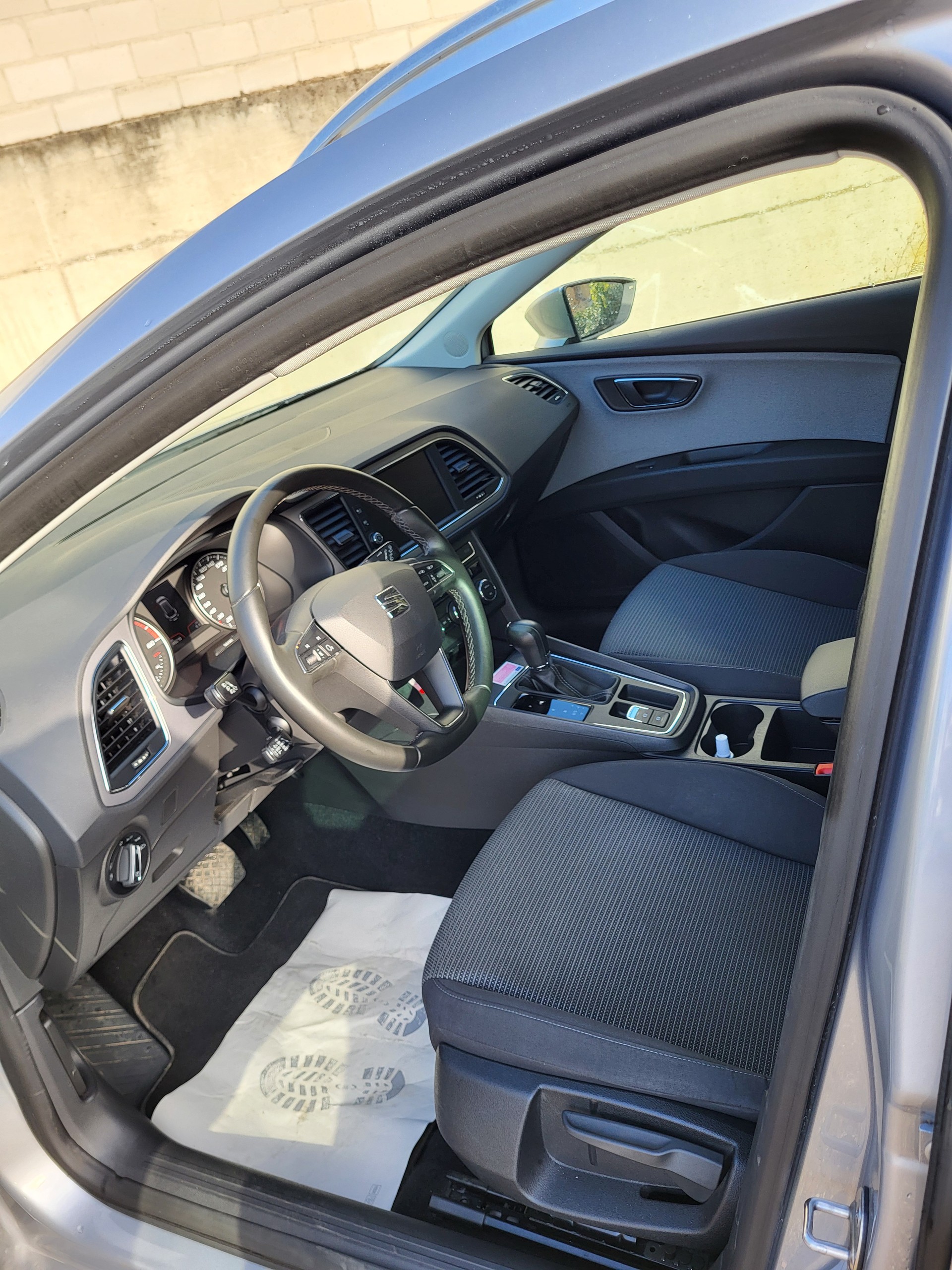 SEAT Leon ST 1.6 TDI CR Style DSG-image-9
