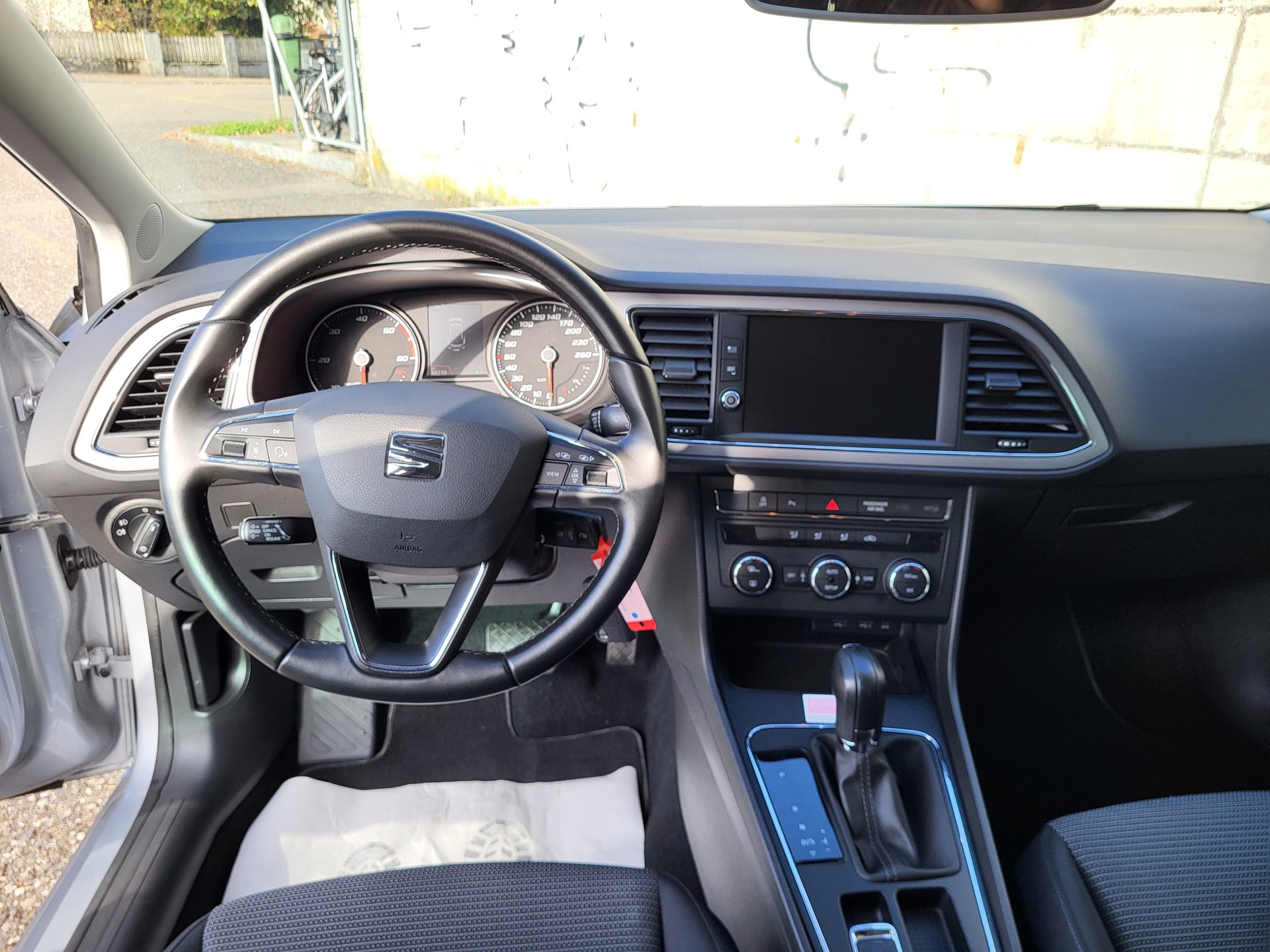 SEAT Leon ST 1.6 TDI CR Style DSG-image-10