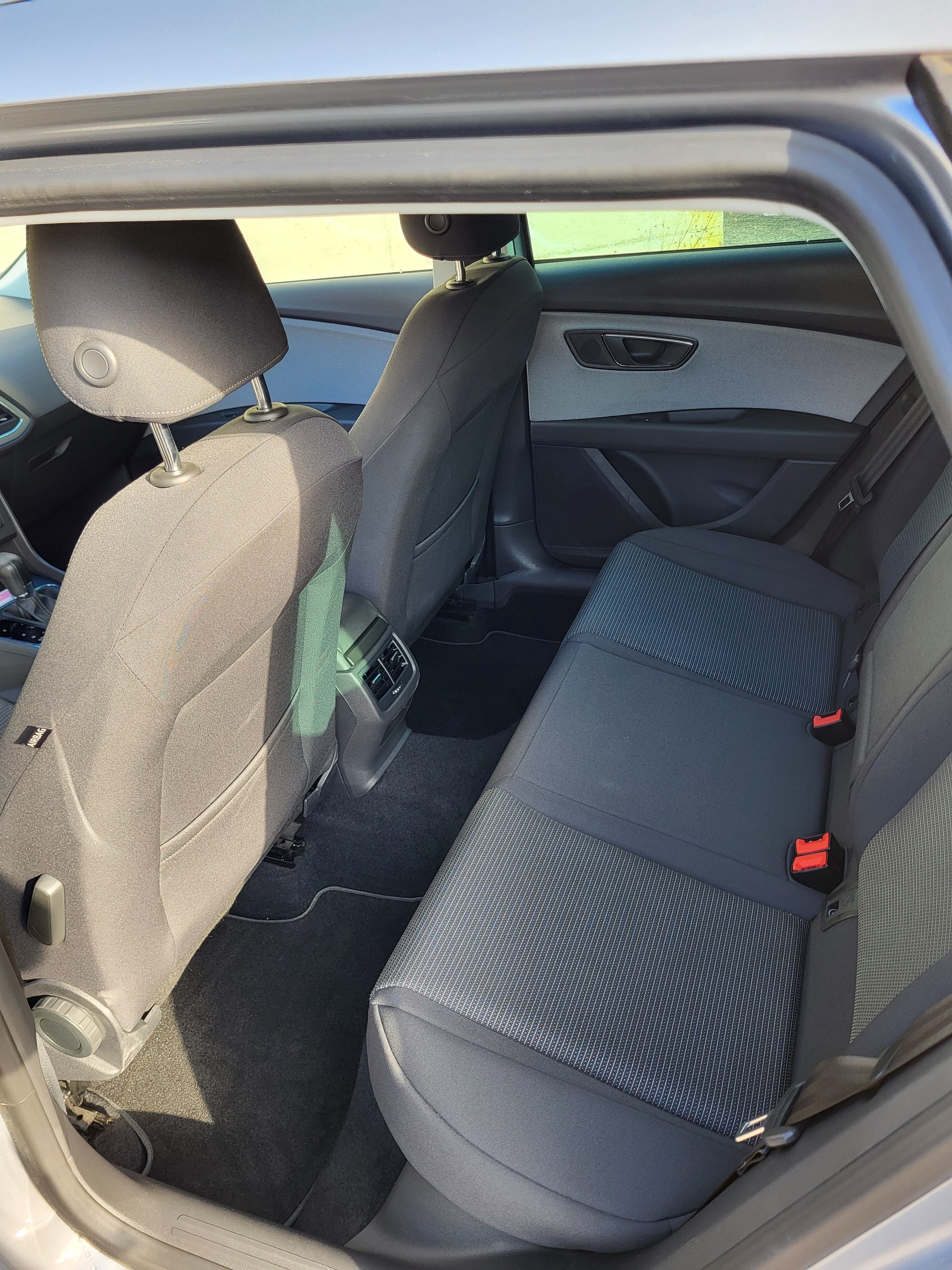 SEAT Leon ST 1.6 TDI CR Style DSG-image-13