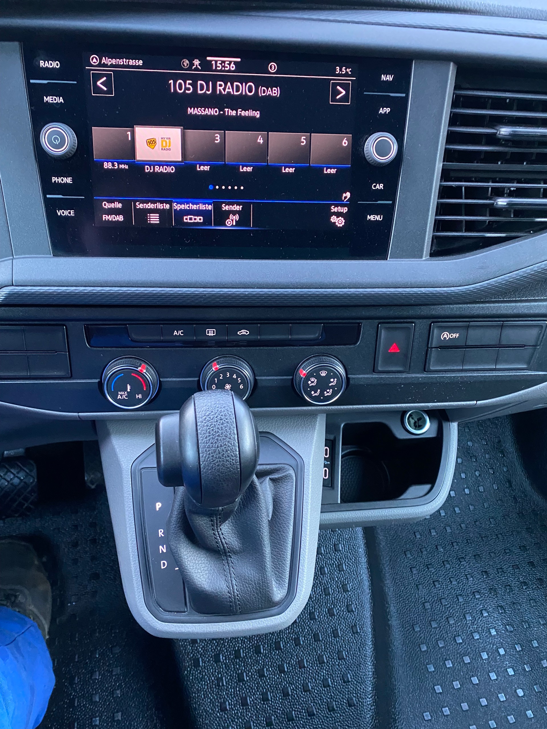 VW T6.1 2.0 TDI DSG-image-3