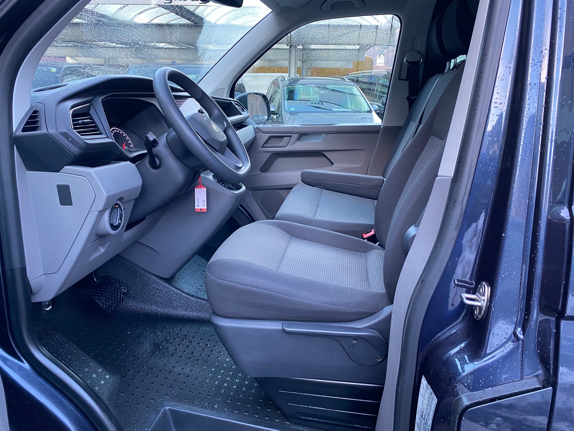 VW T6.1 2.0 TDI DSG-image-2