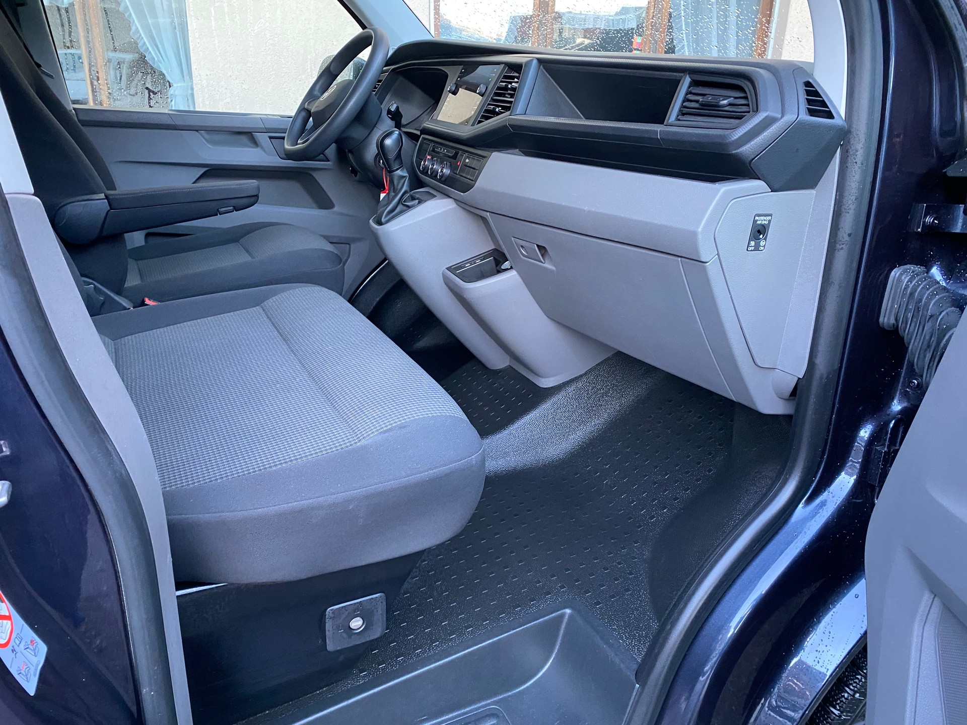 VW T6.1 2.0 TDI DSG-image-4