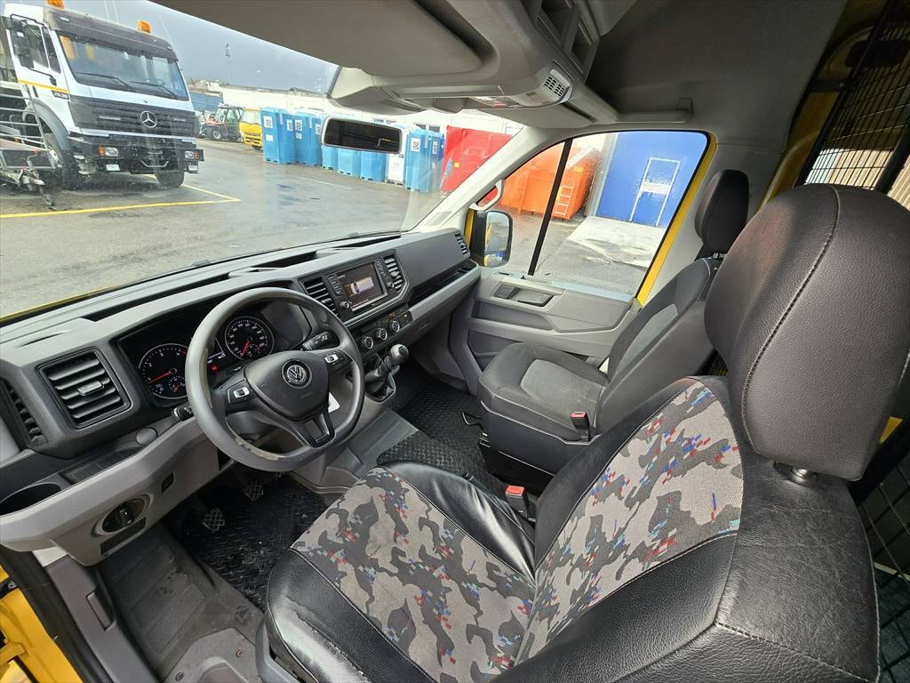 VW Crafter 35 2.0 TDI L4 4Motion-image-9