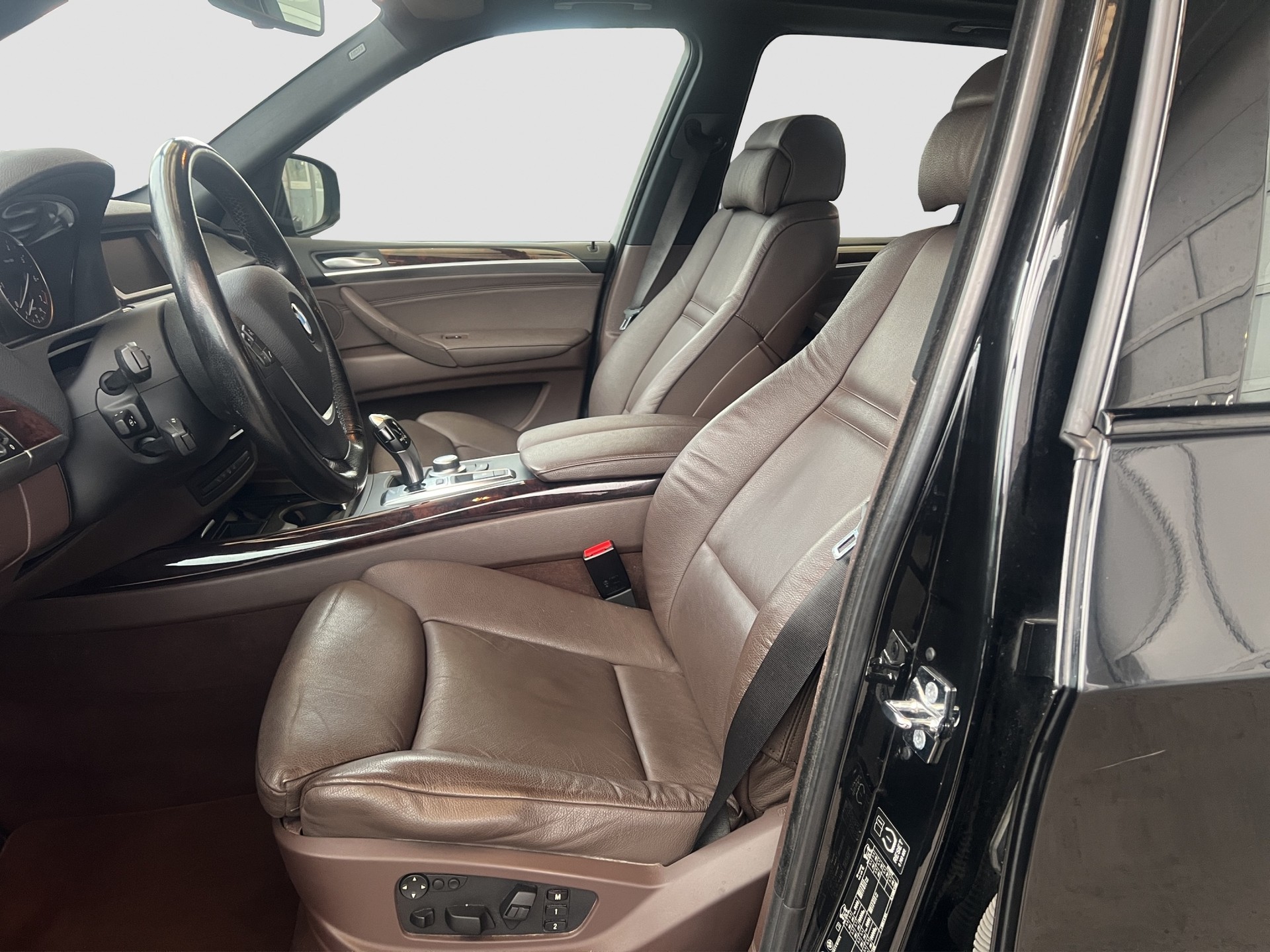BMW X5 xDrive 48i (4.8i) Steptronic-image-8