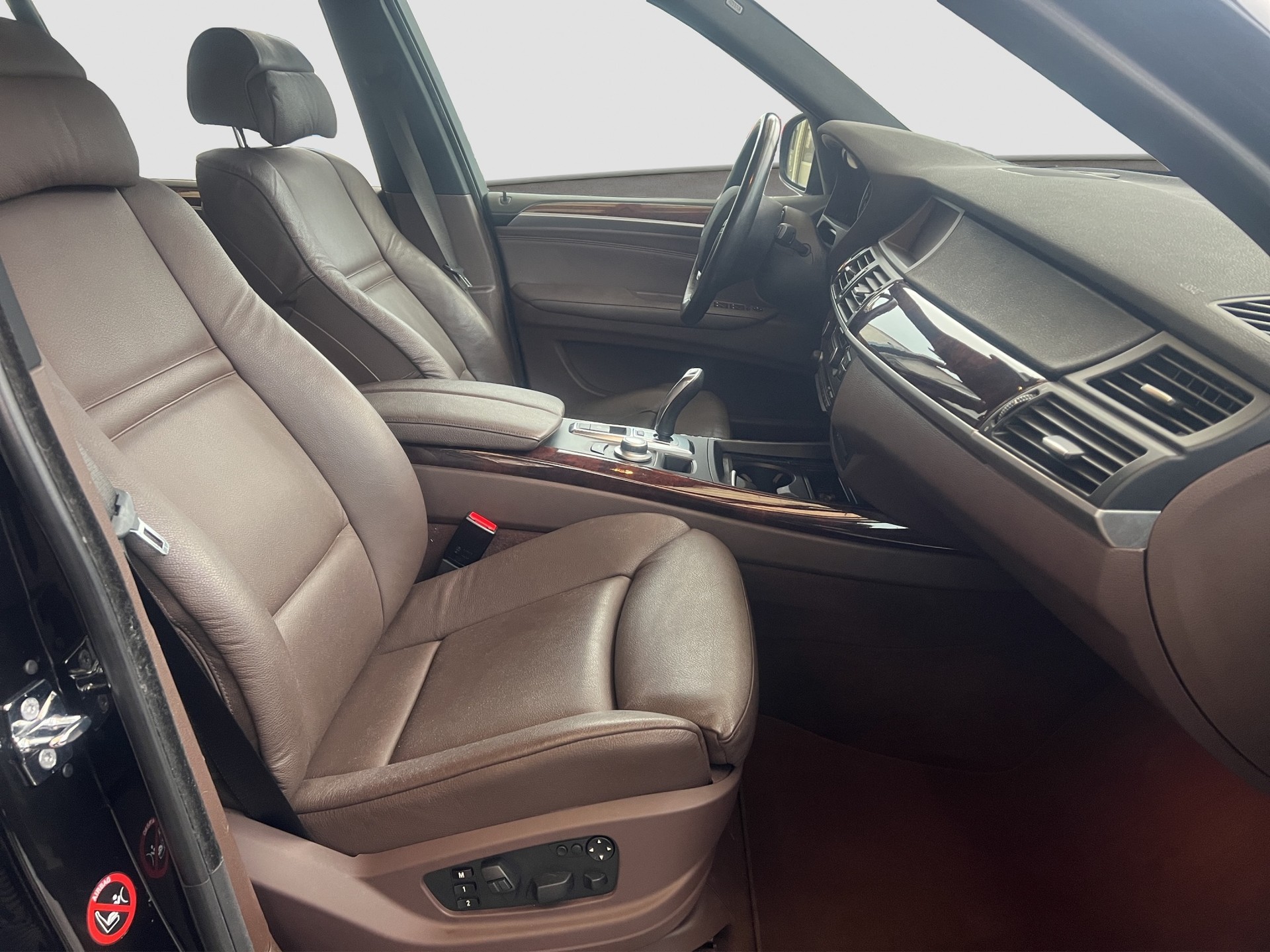 BMW X5 xDrive 48i (4.8i) Steptronic-image-12