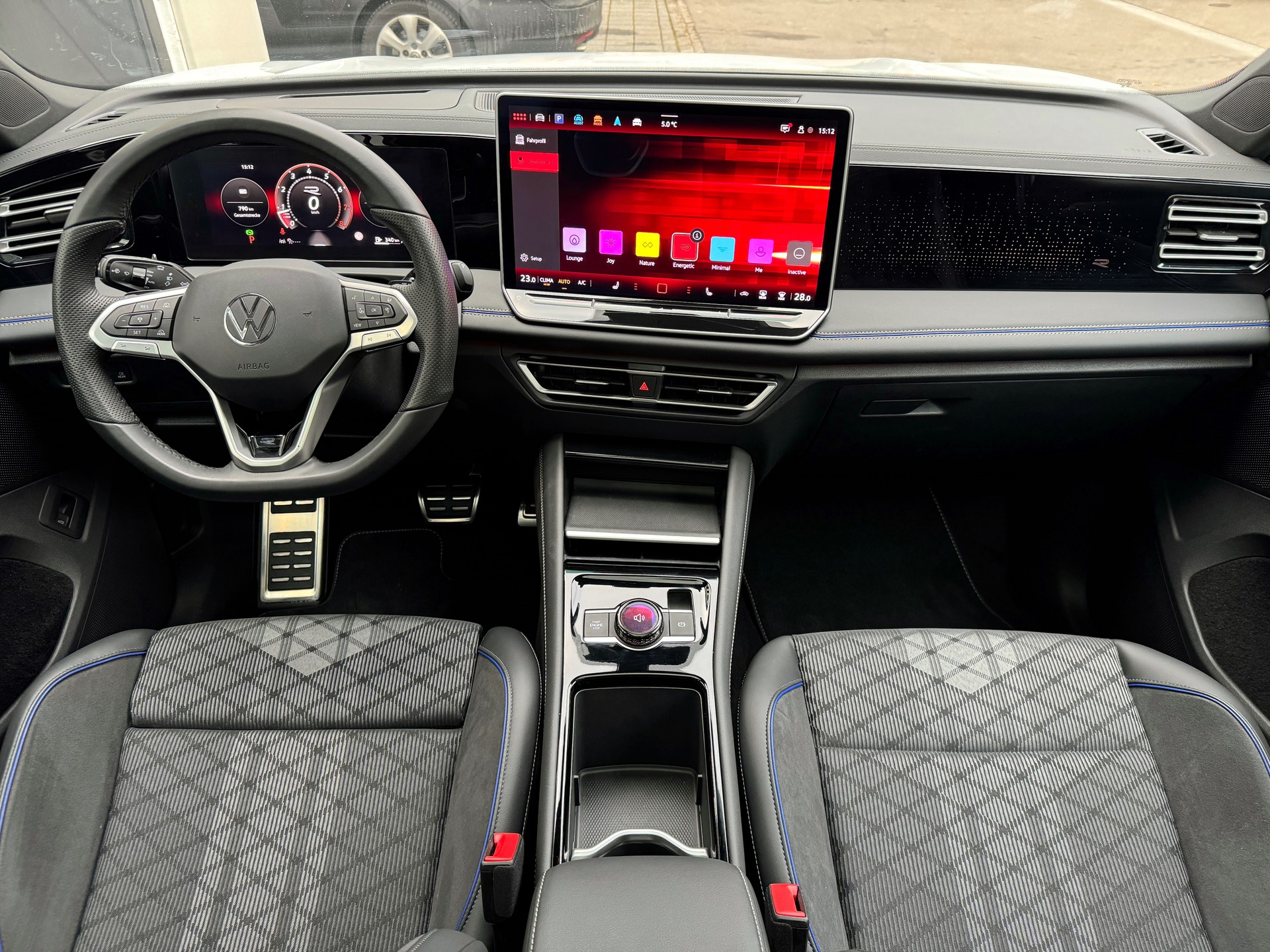 VW Tiguan 2.0 TSI DSG R-Line 4Motion-image-8