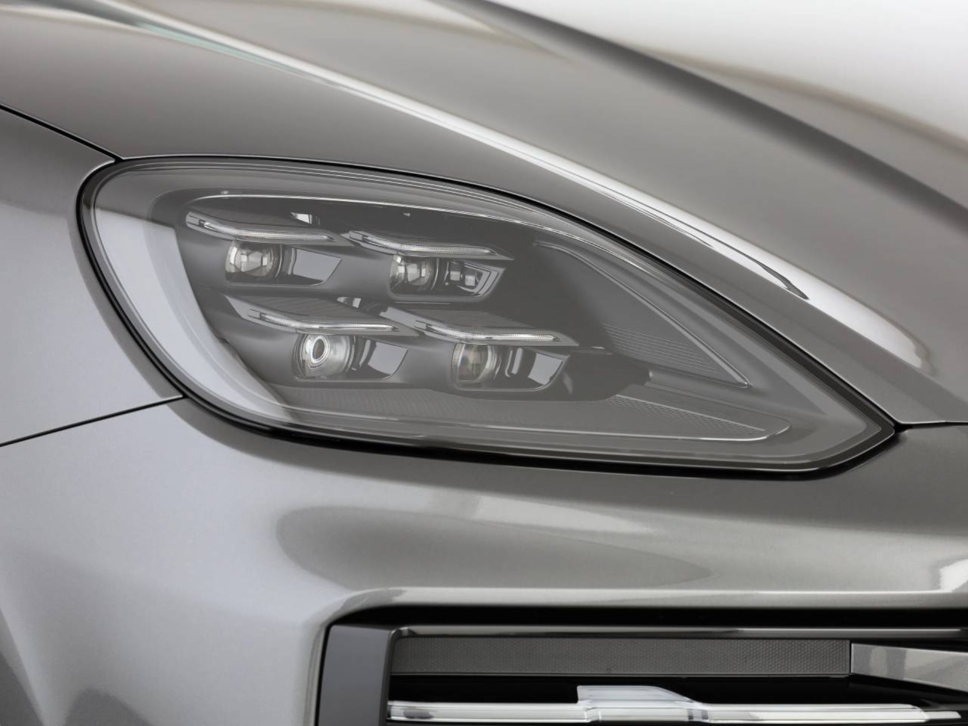PORSCHE Cayenne S E-Hybrid Black Edition-image-8