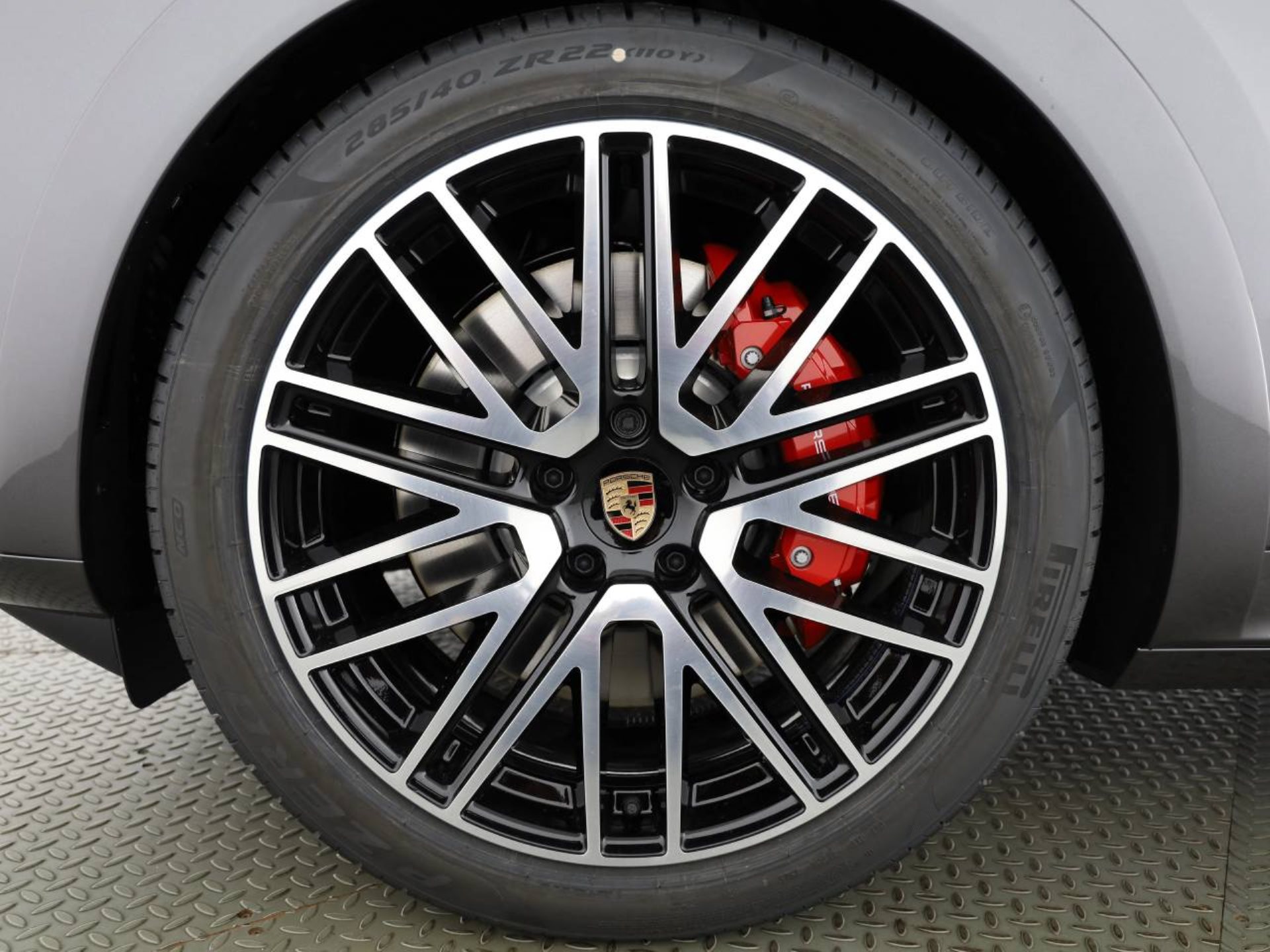 PORSCHE Cayenne S E-Hybrid Black Edition-image-5