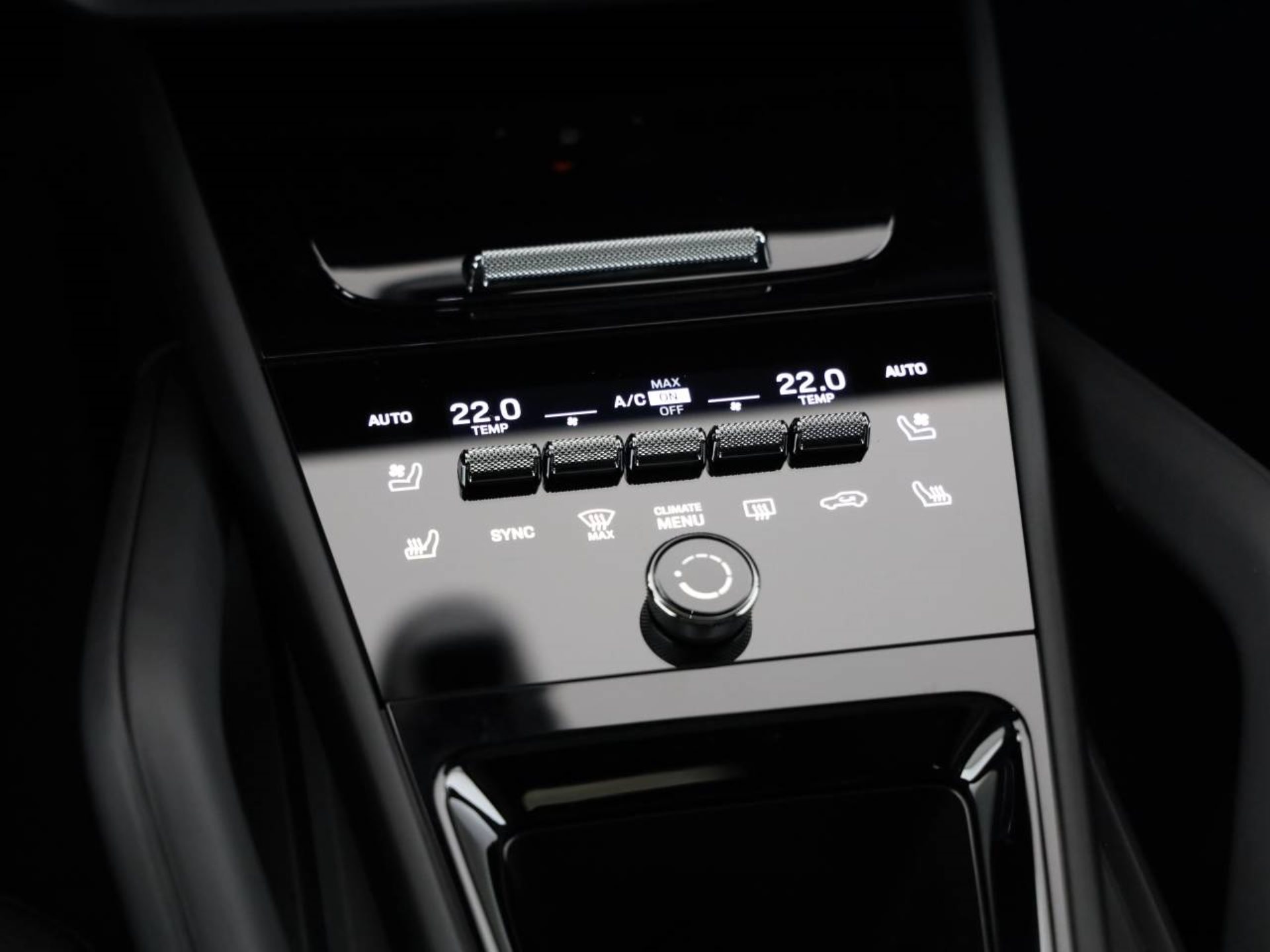 PORSCHE Cayenne S E-Hybrid Black Edition-image-14