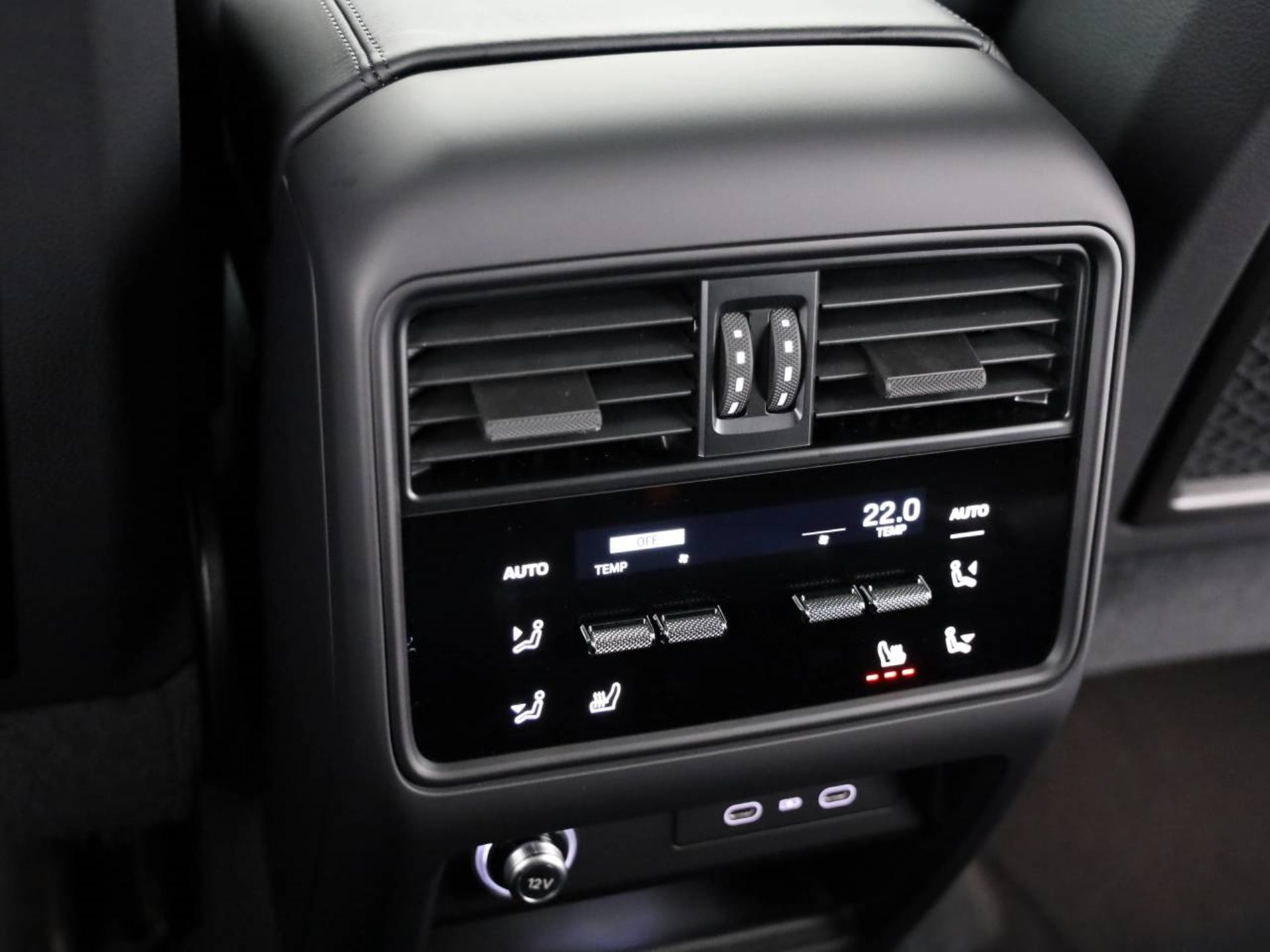 PORSCHE Cayenne S E-Hybrid Black Edition-image-19
