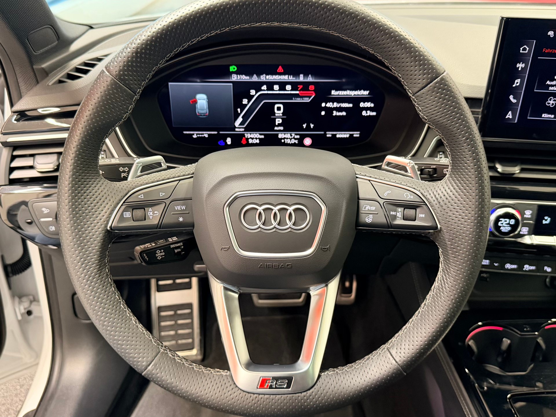 AUDI RS4 Avant quattro tiptronic-image-27