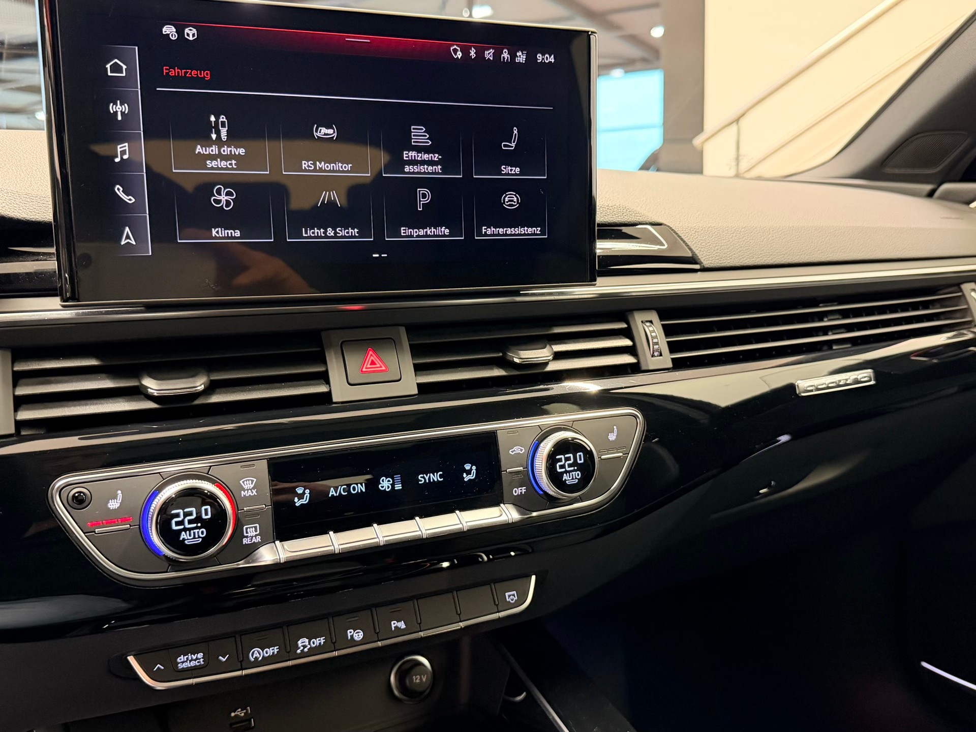 AUDI RS4 Avant quattro tiptronic-image-26