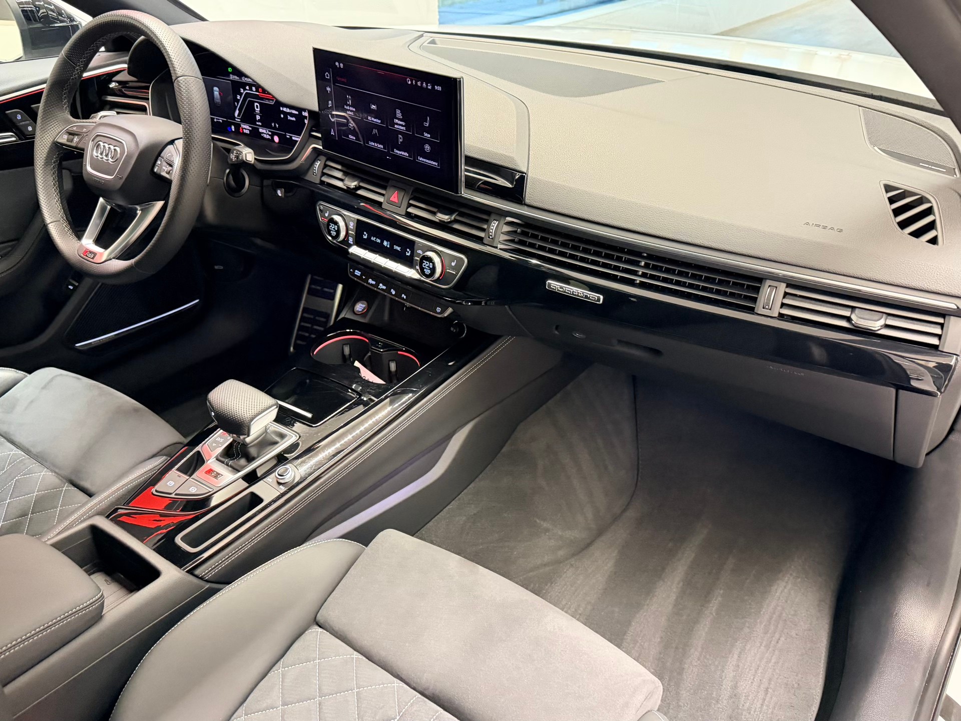 AUDI RS4 Avant quattro tiptronic-image-21