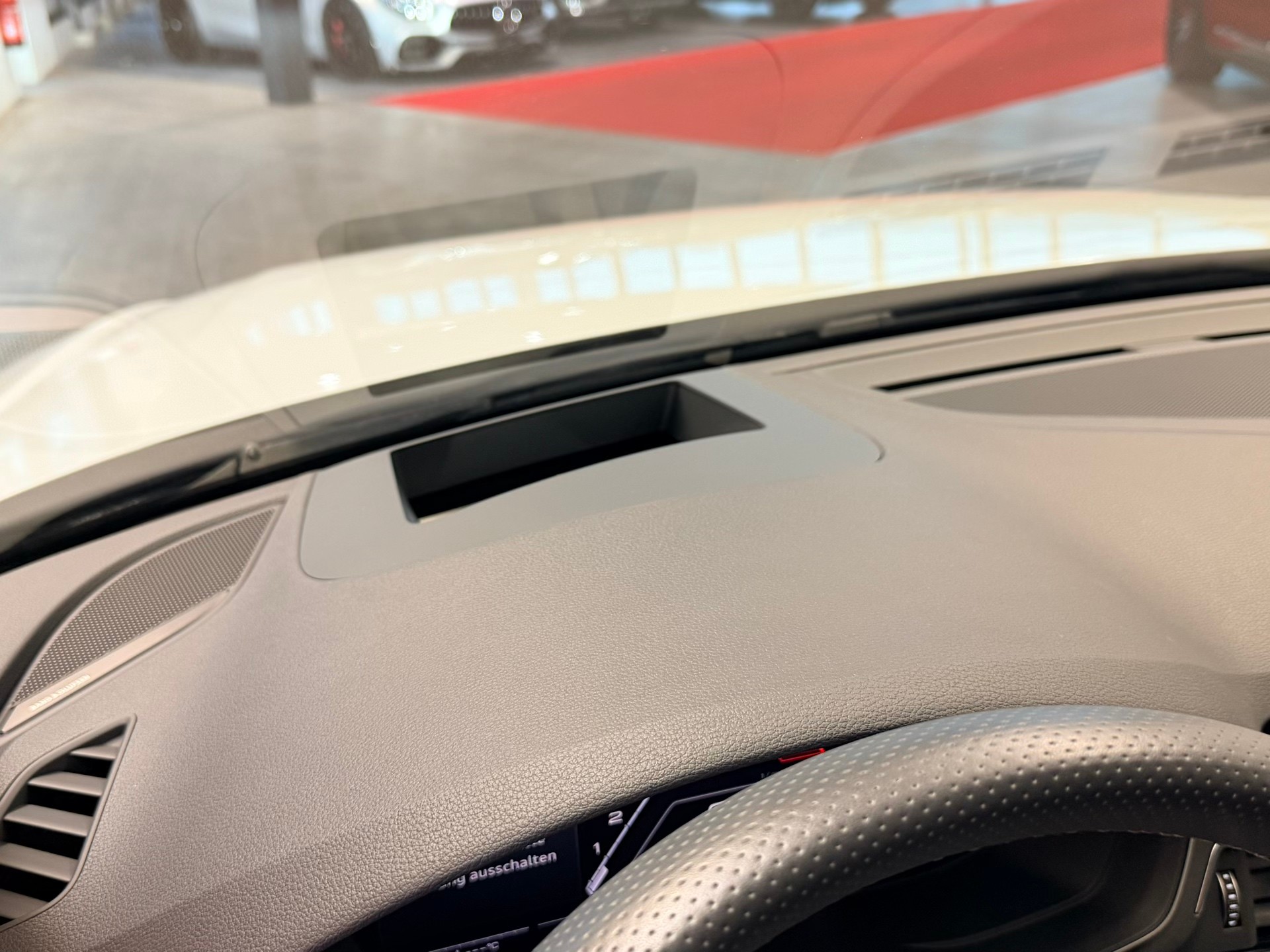 AUDI RS4 Avant quattro tiptronic-image-28