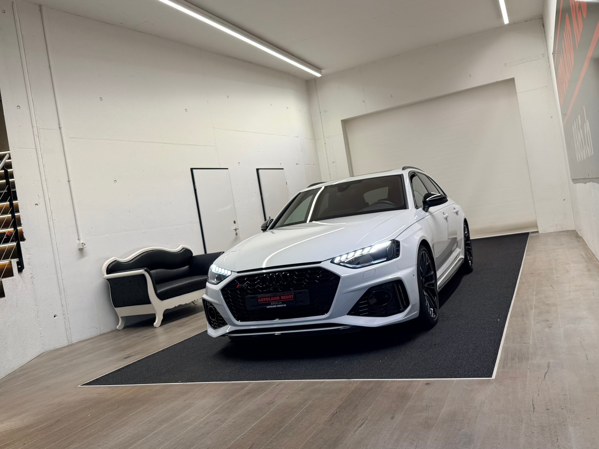 AUDI RS4 Avant quattro tiptronic-image-2
