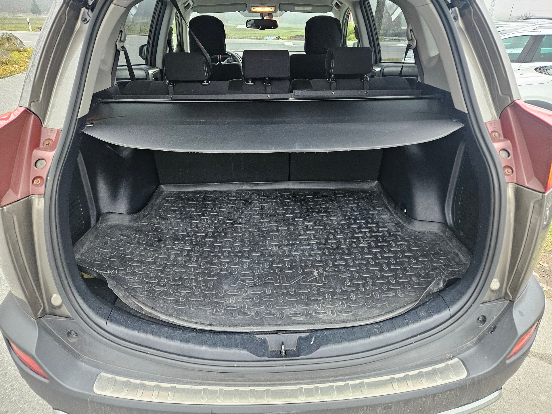 TOYOTA RAV-4 2.2D-4D Sol Premium-image-10