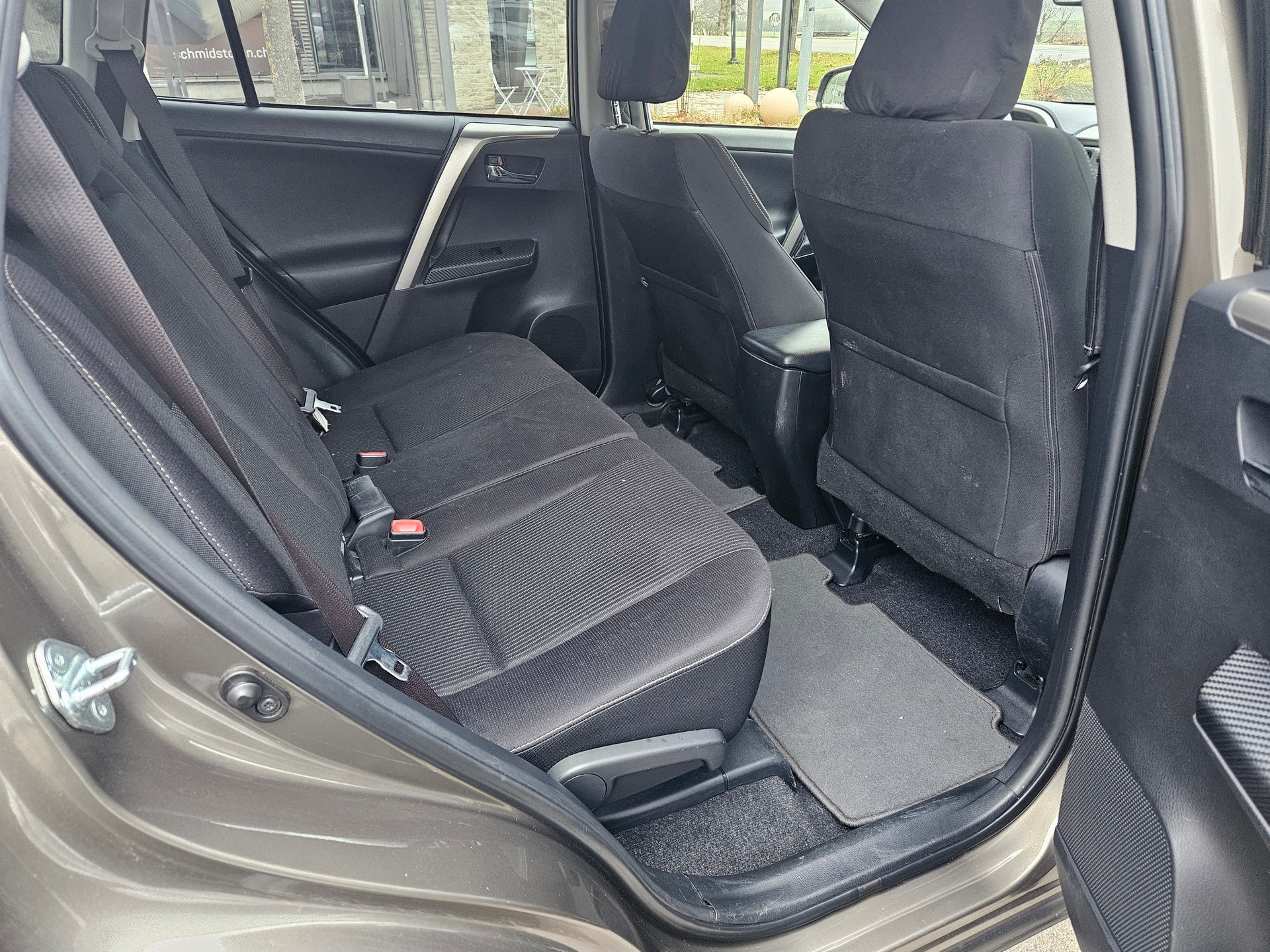 TOYOTA RAV-4 2.2D-4D Sol Premium-image-5
