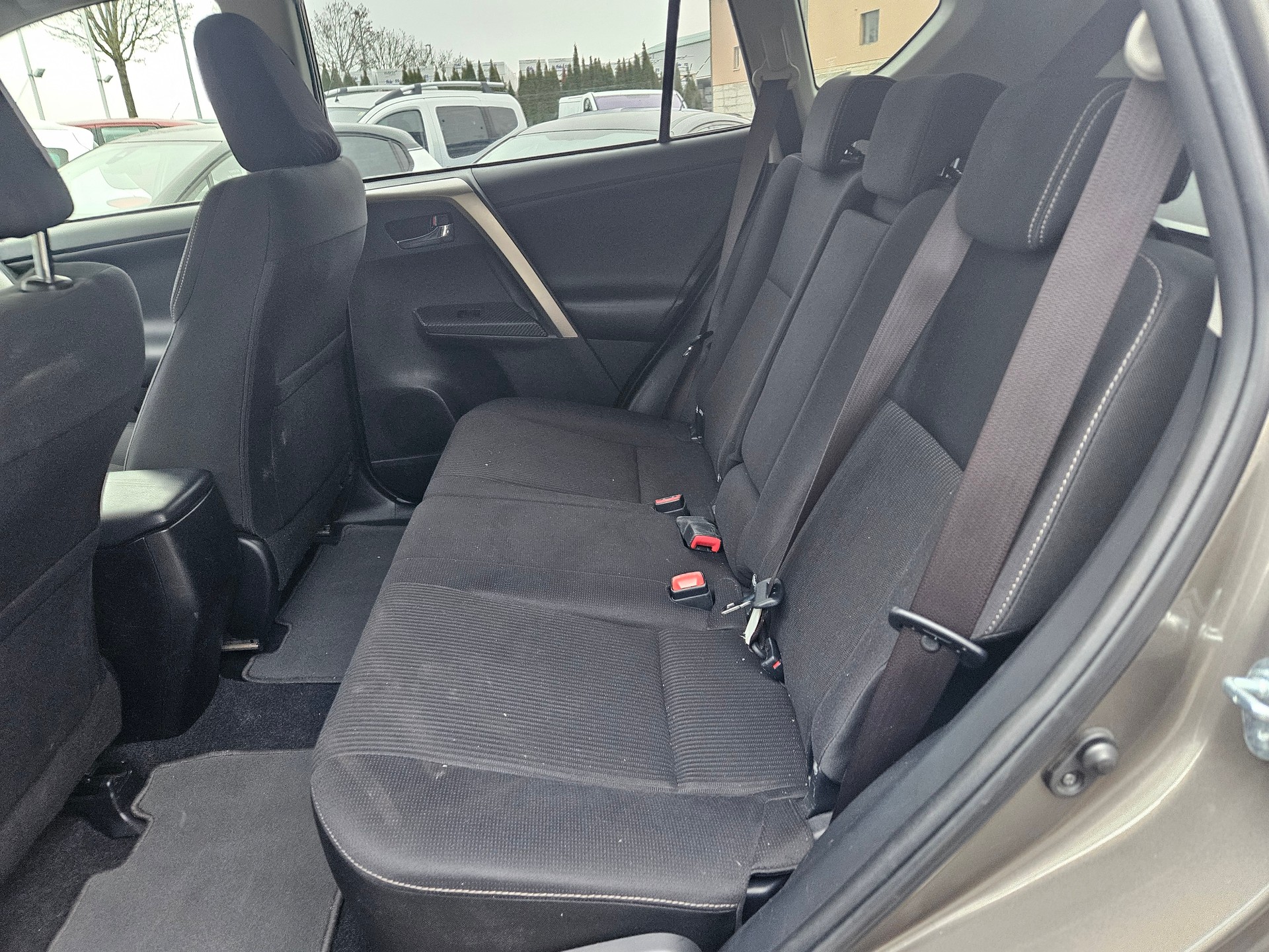 TOYOTA RAV-4 2.2D-4D Sol Premium-image-6