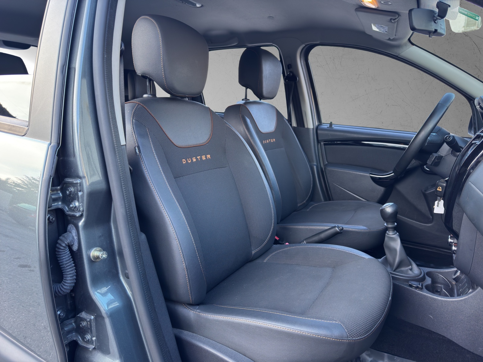 DACIA Duster 1.2 T Unlimited 4x4-image-12