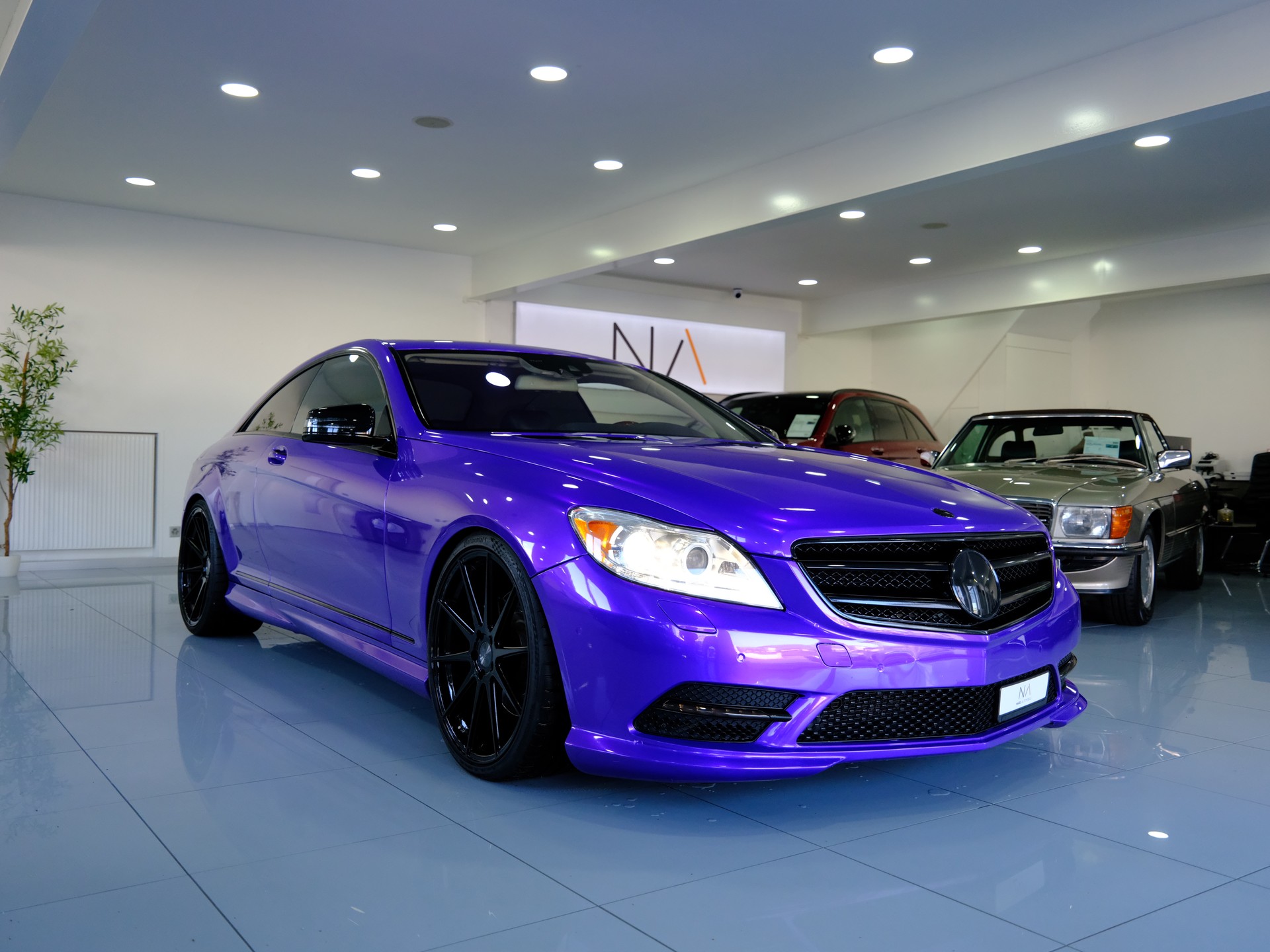 MERCEDES-BENZ CL 500 7G-Tronic-showroom-element-1