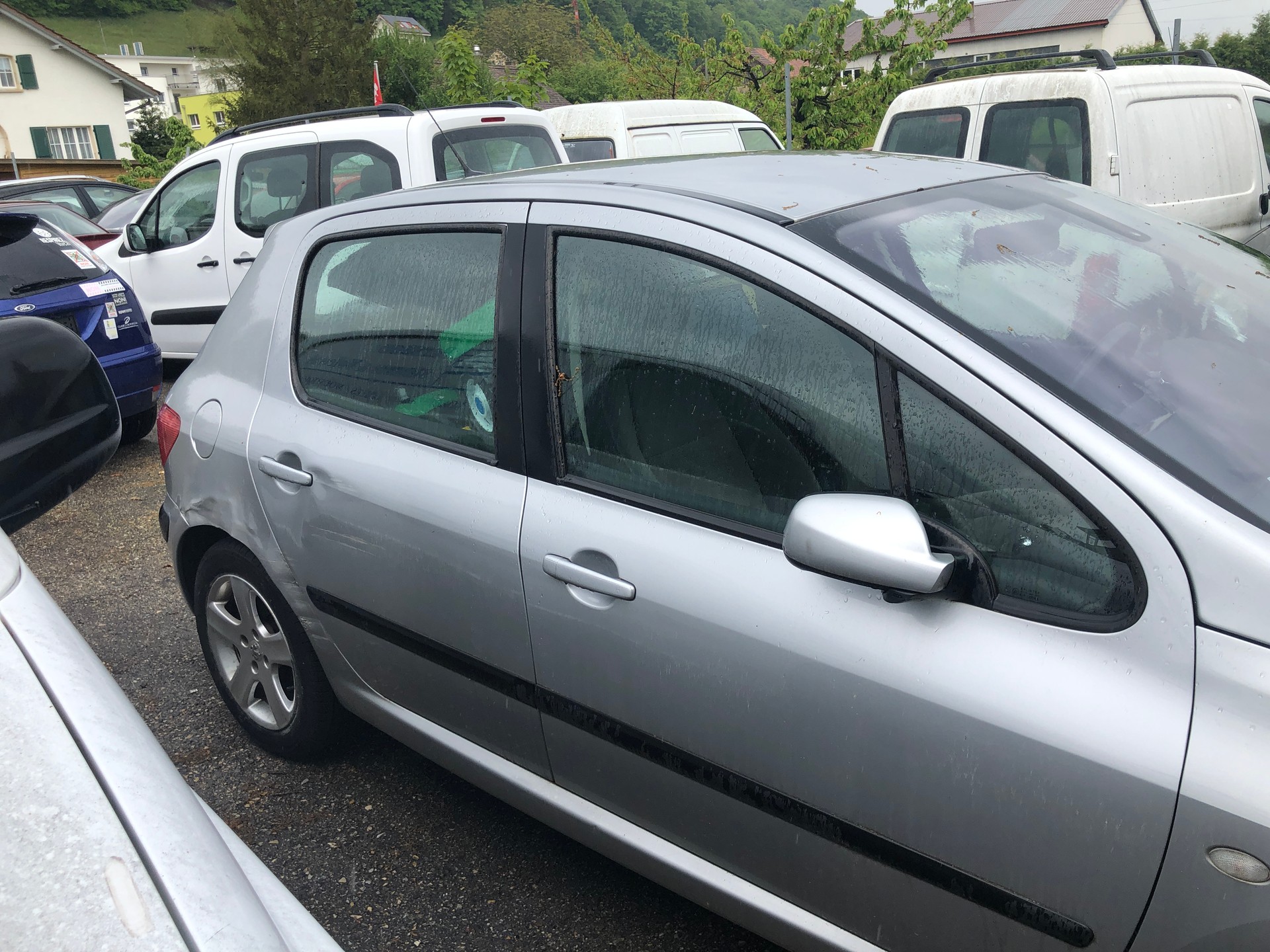 PEUGEOT 307 2.0 16V XT-image-6