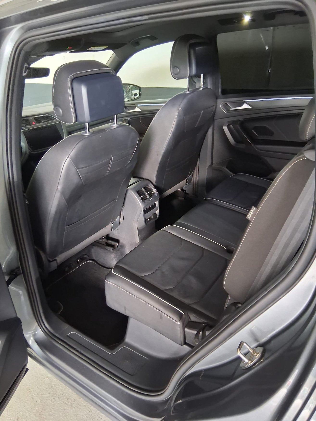 VW Tiguan Allspace 2.0 TSI R-Line DSG-image-11