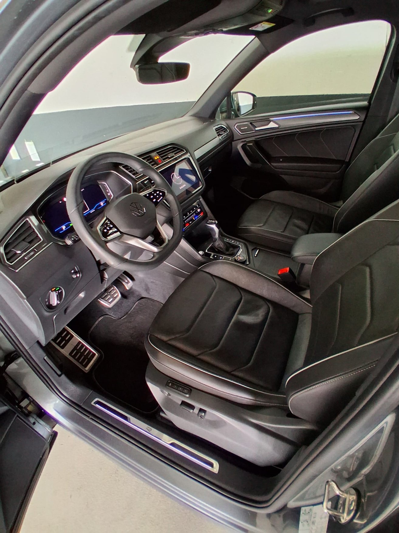 VW Tiguan Allspace 2.0 TSI R-Line DSG-image-9
