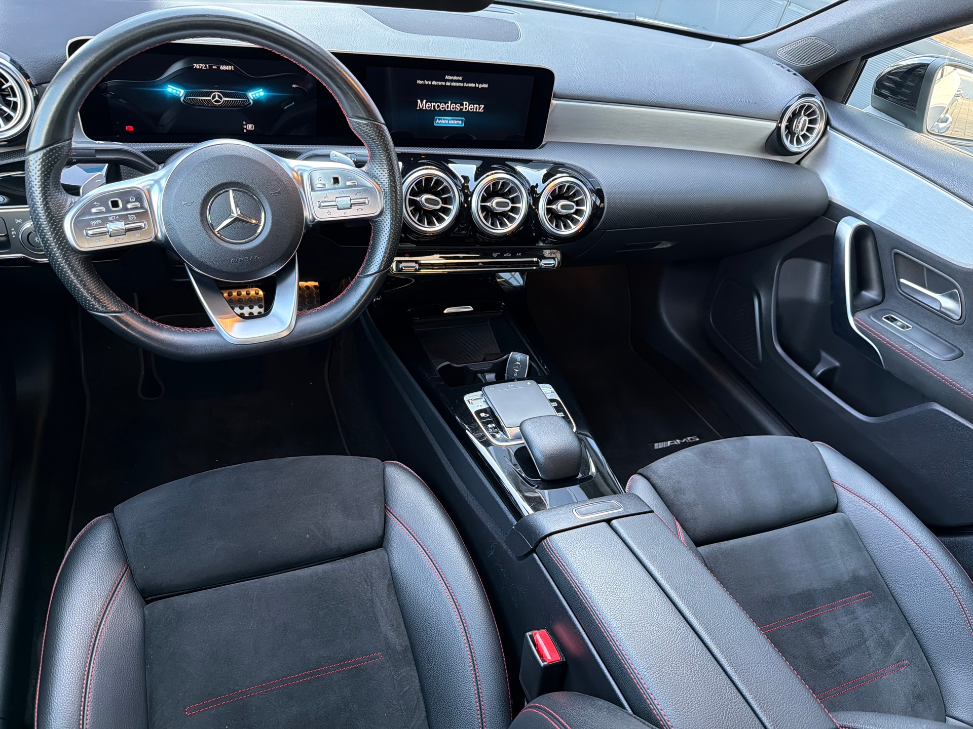 MERCEDES-BENZ A 180 d AMG Line 7G-DCT-image-9