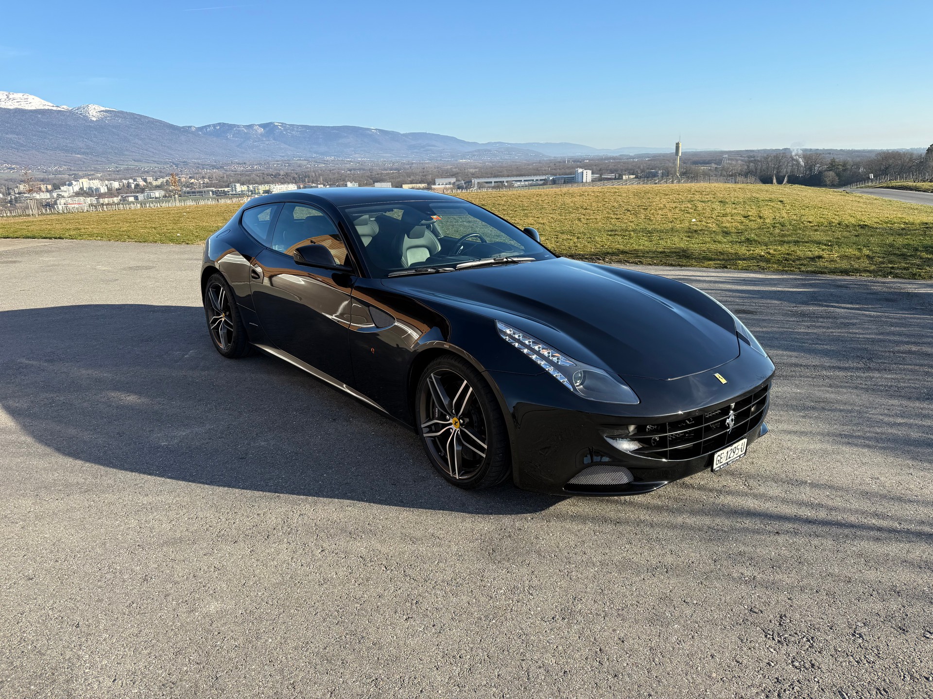 FERRARI FF-image-1