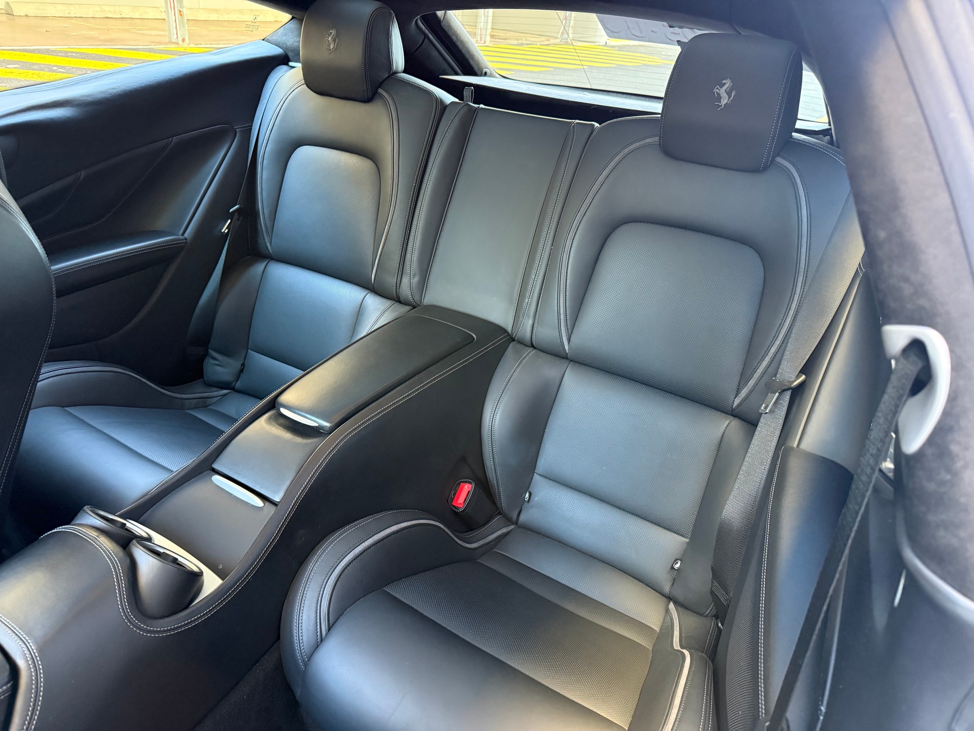 FERRARI FF-image-5