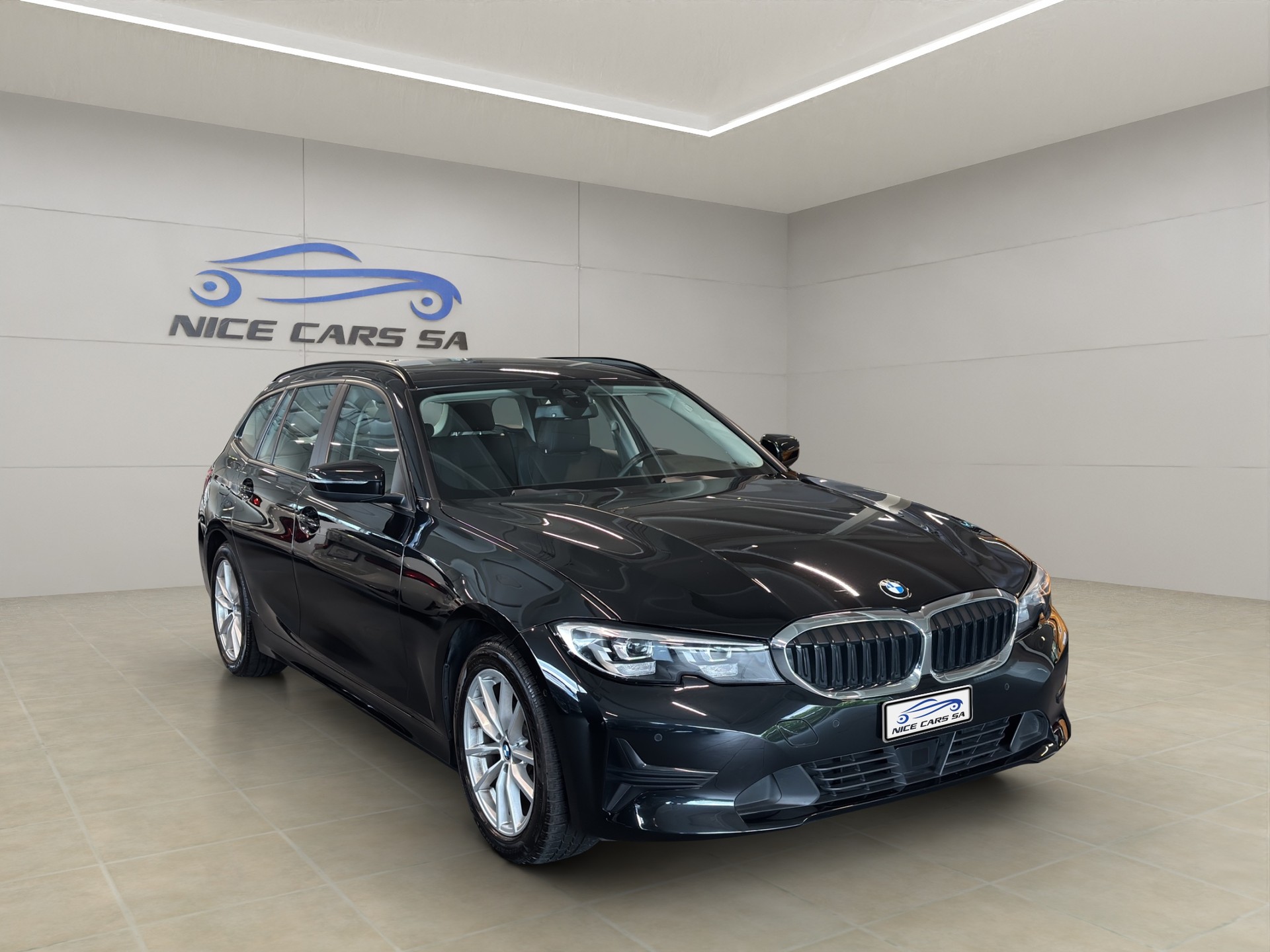 BMW 320d xDrive 48V Touring Steptronic-image-0