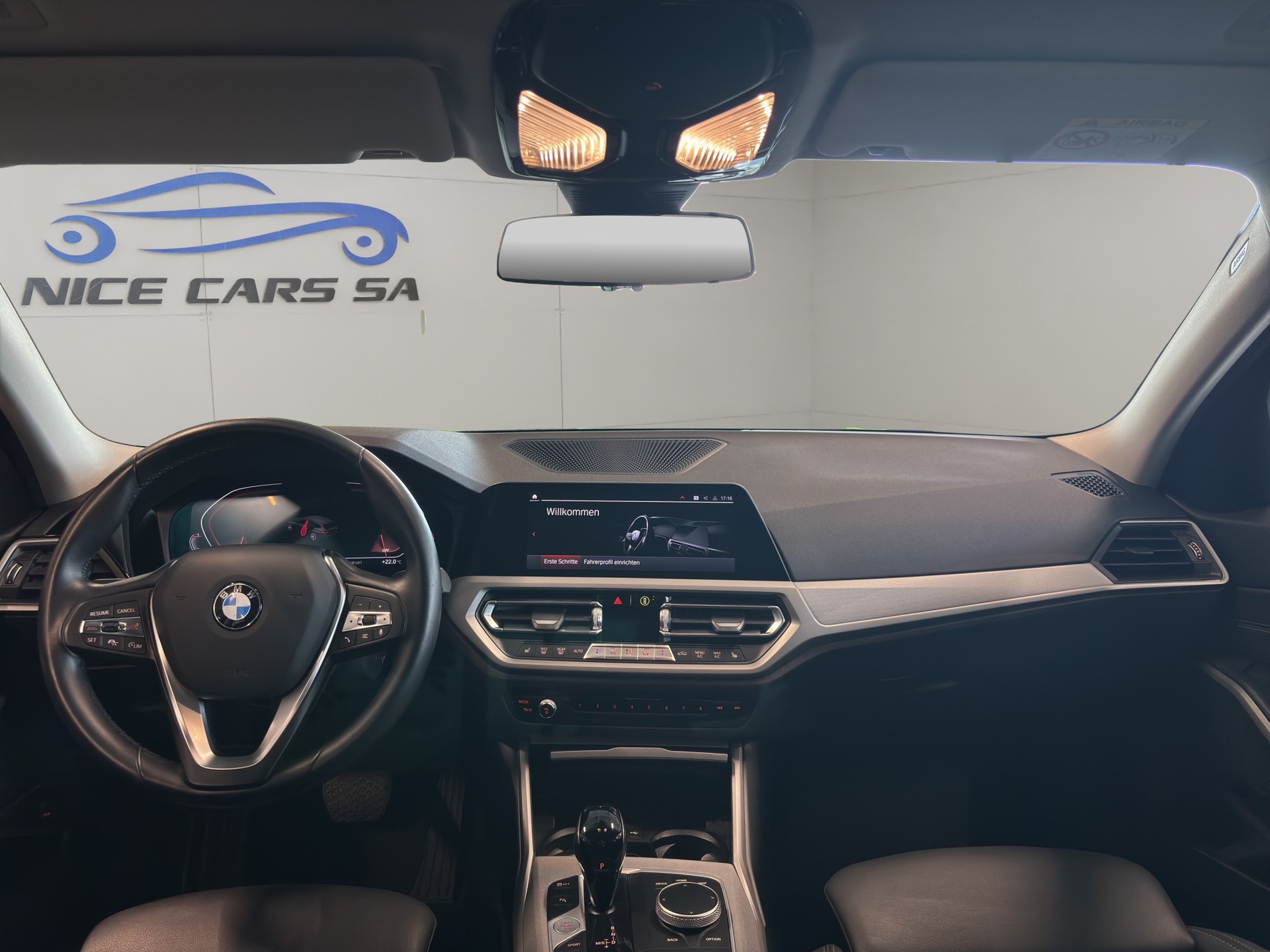 BMW 320d xDrive 48V Touring Steptronic-image-12