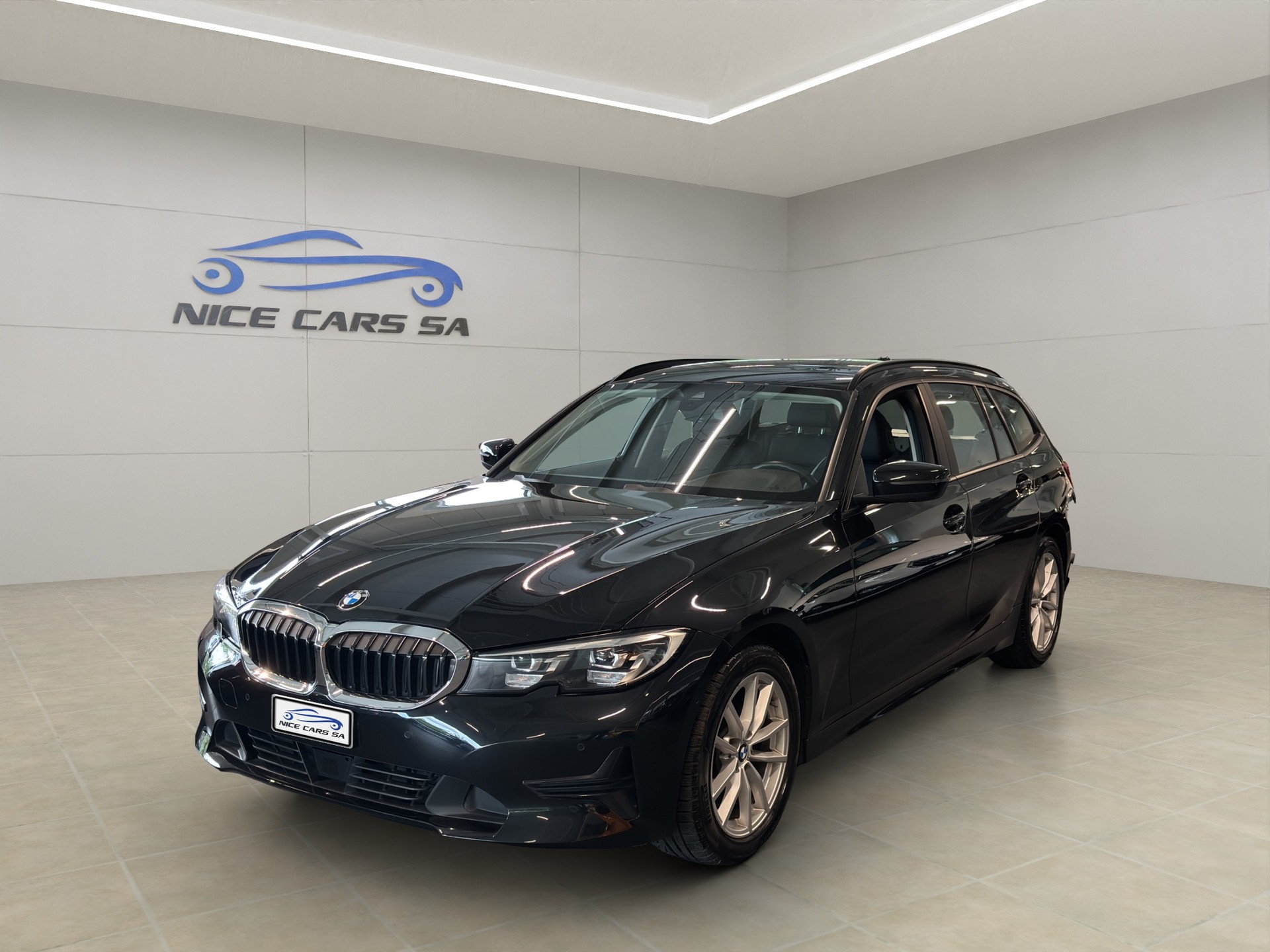 BMW 320d xDrive 48V Touring Steptronic-image-1