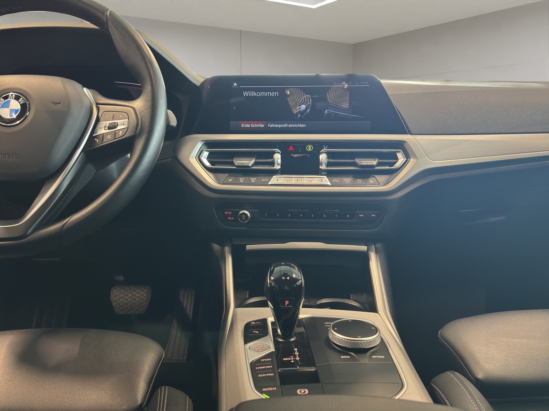 BMW 320d xDrive 48V Touring Steptronic-image-13