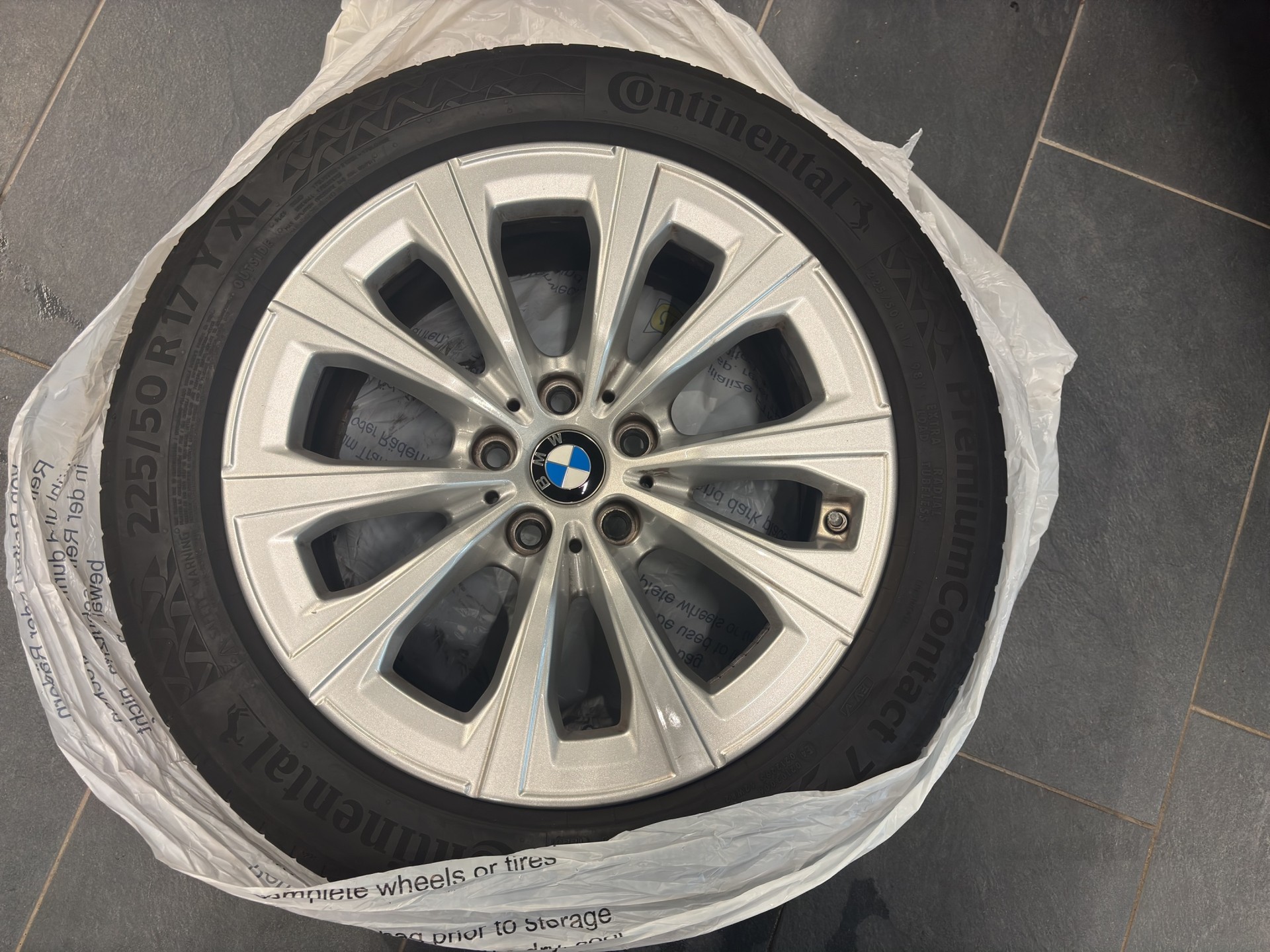 BMW 320d xDrive 48V Touring Steptronic-image-24