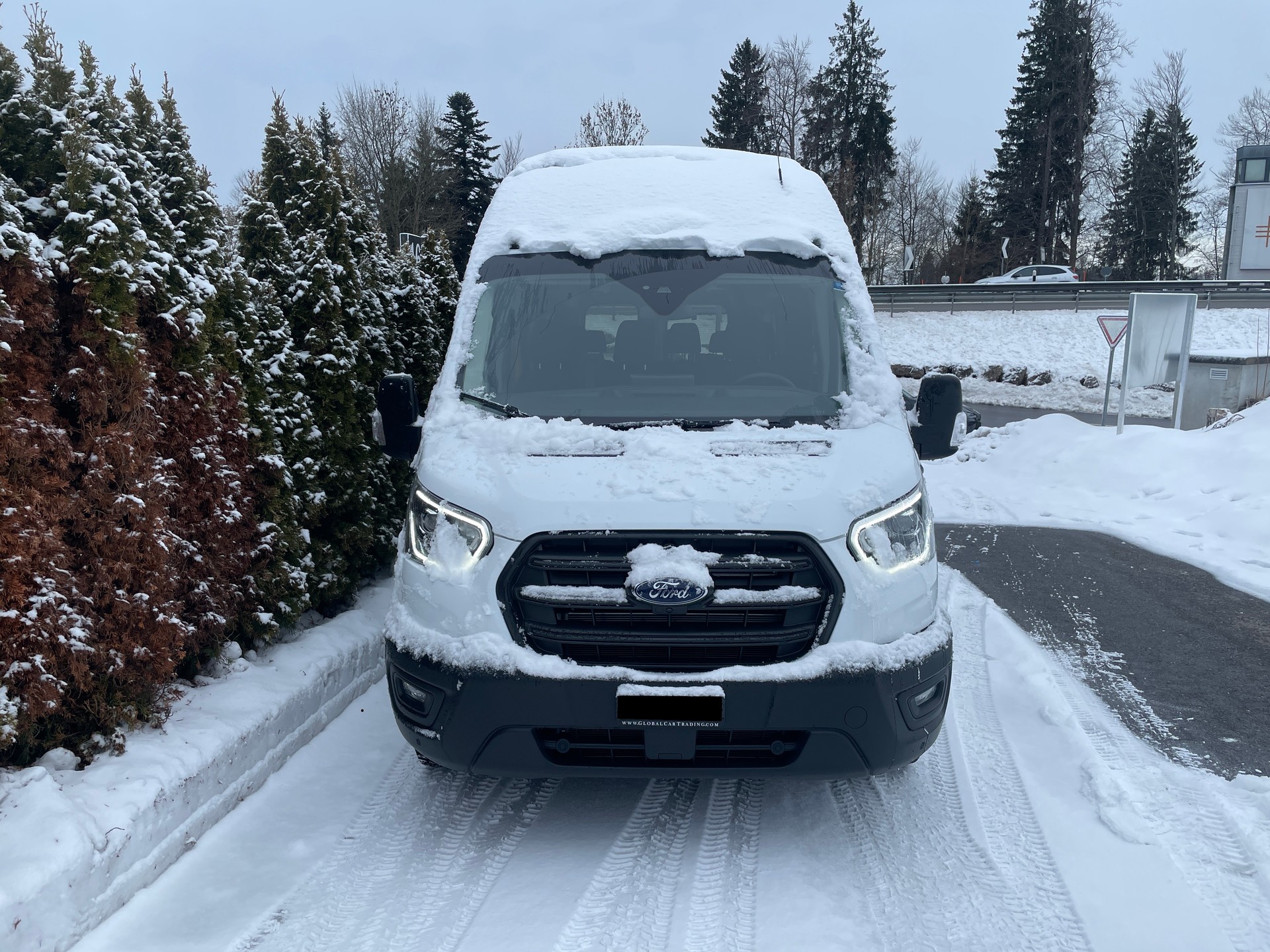 FORD Transit 460 L4 RWD A mit Standheizung und Sitzheizung 18-Sitzer-image-1