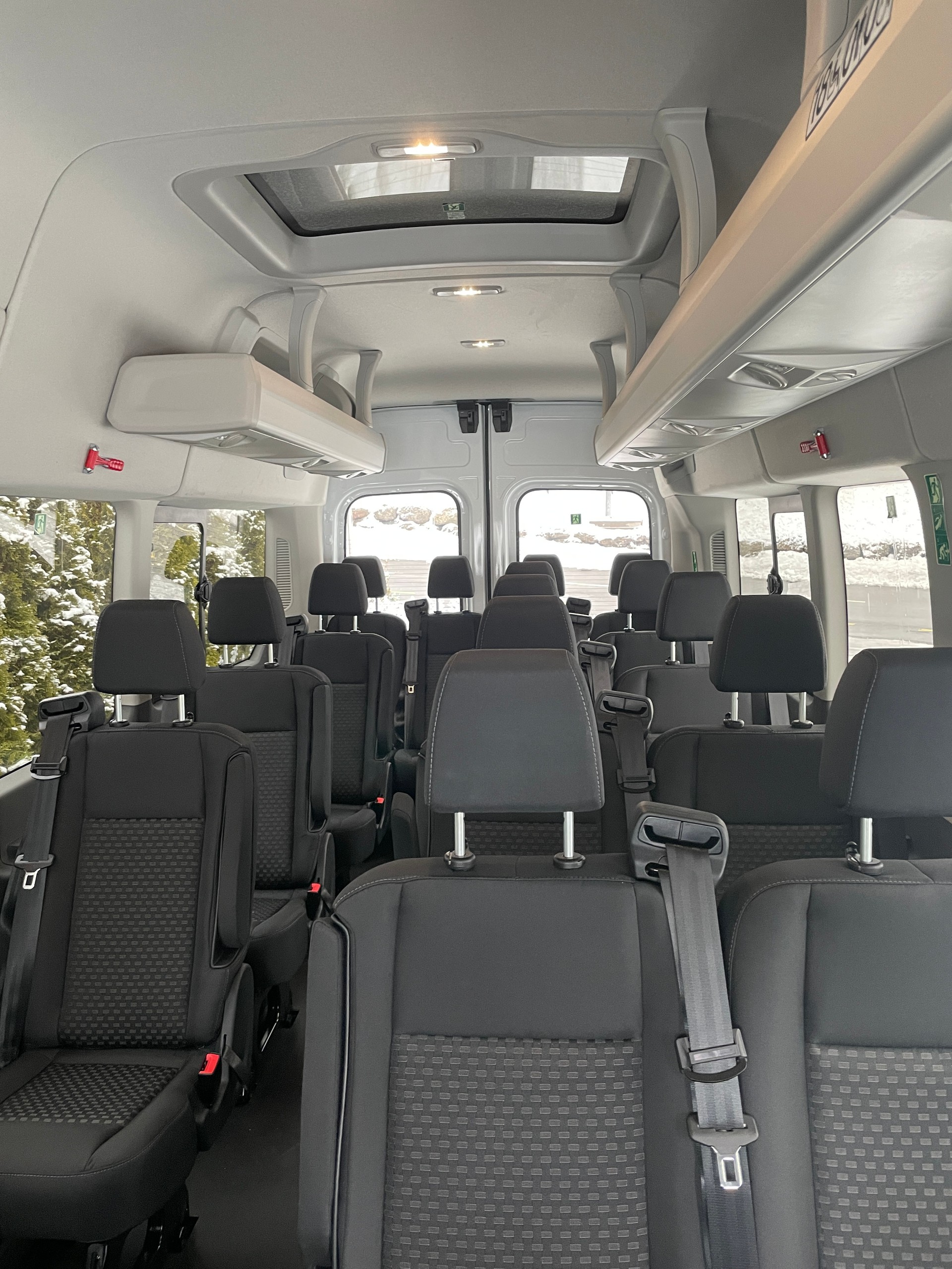FORD Transit 460 L4 RWD A mit Standheizung und Sitzheizung 18-Sitzer-image-16
