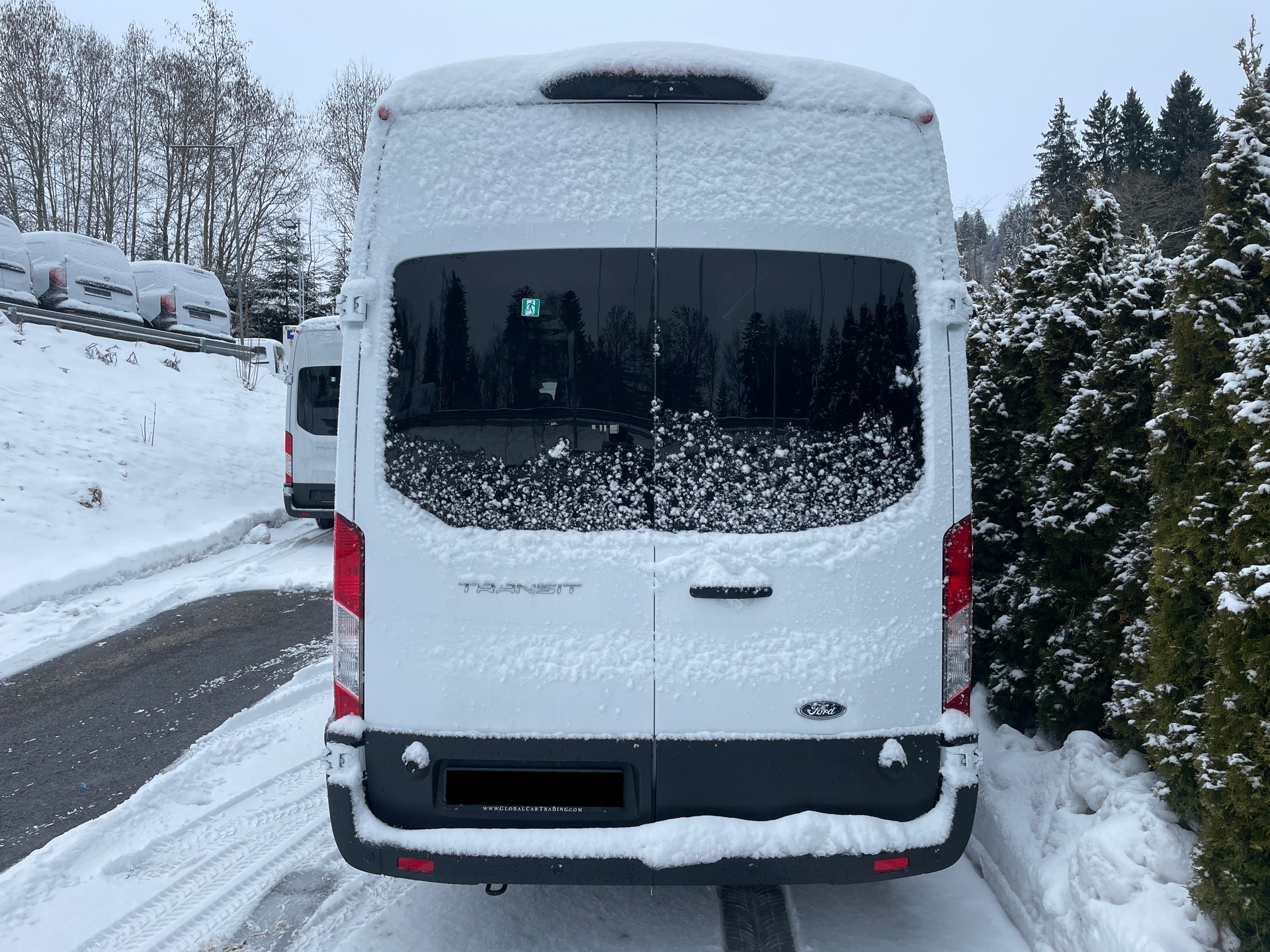 FORD Transit 460 L4 RWD A mit Standheizung und Sitzheizung 18-Sitzer-image-5