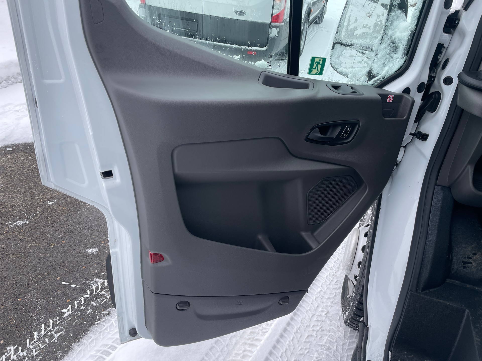 FORD Transit 460 L4 RWD A mit Standheizung und Sitzheizung 18-Sitzer-image-7