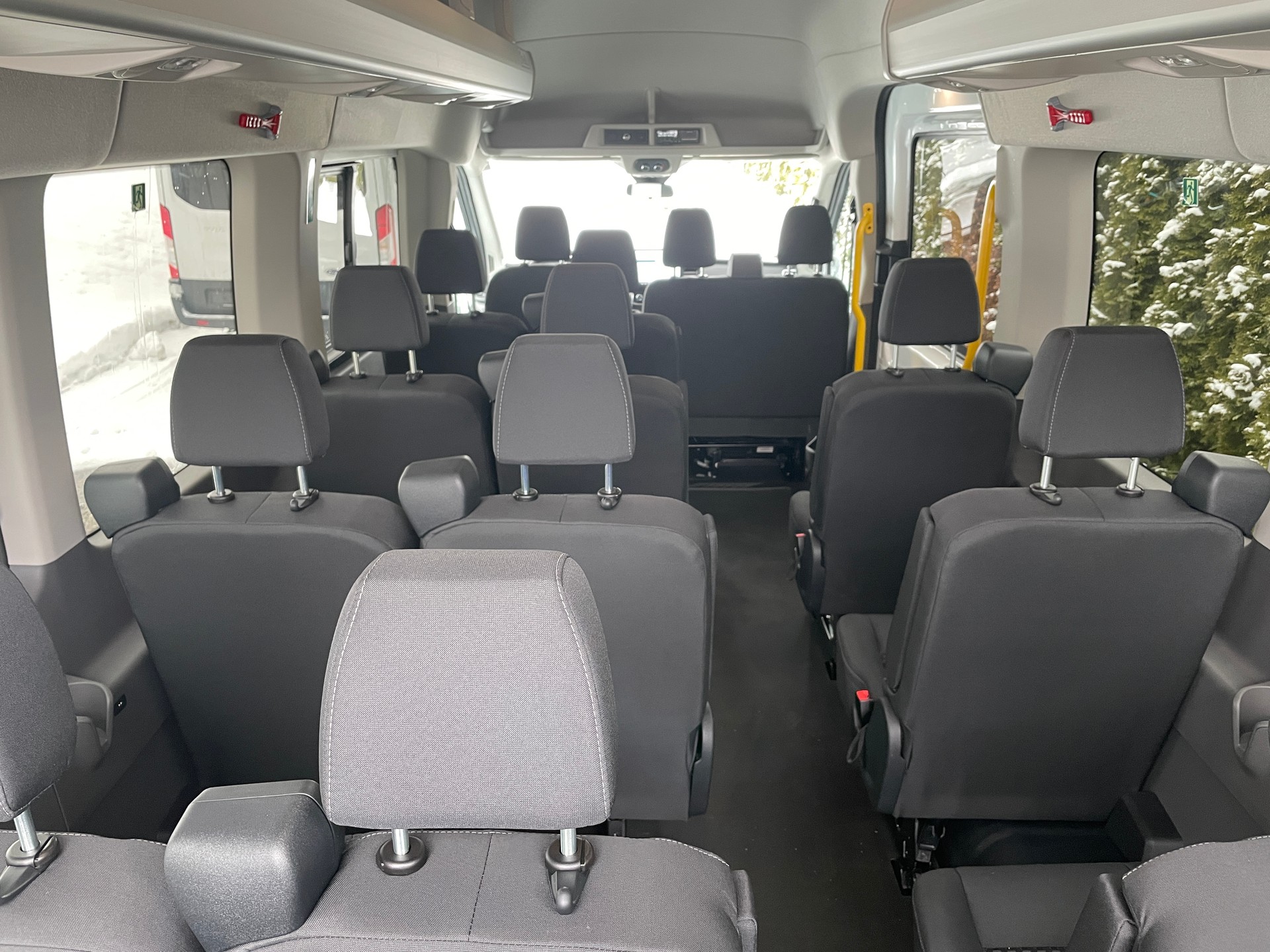 FORD Transit 460 L4 RWD A mit Standheizung und Sitzheizung 18-Sitzer-image-13