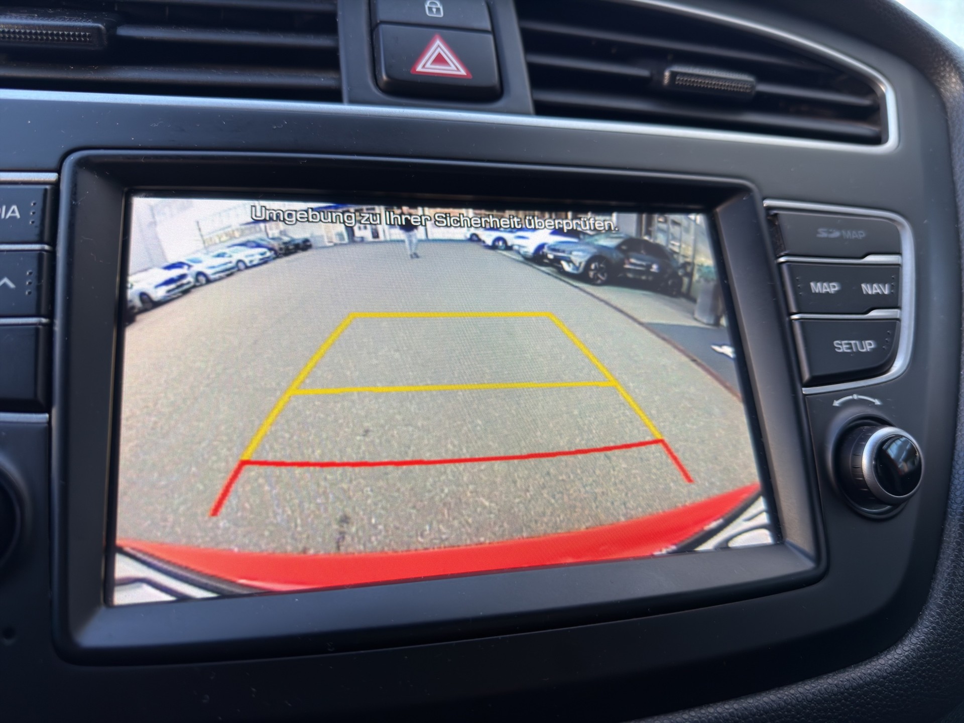 HYUNDAI i20 1.0 T-GDi Amplia-image-11