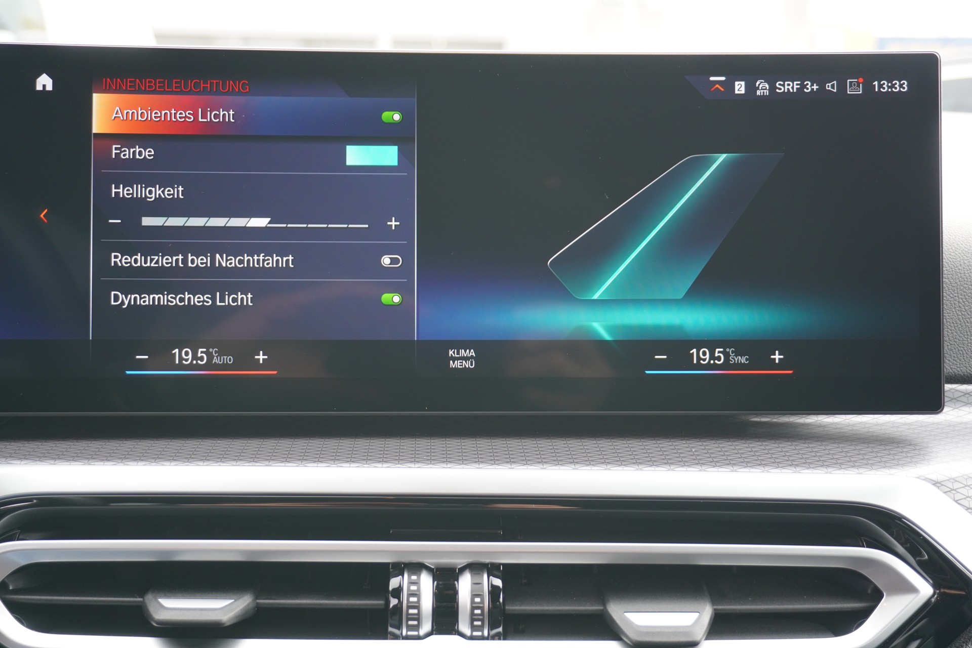 BMW 330e x DriveTouring Steptronic M Sport-image-26