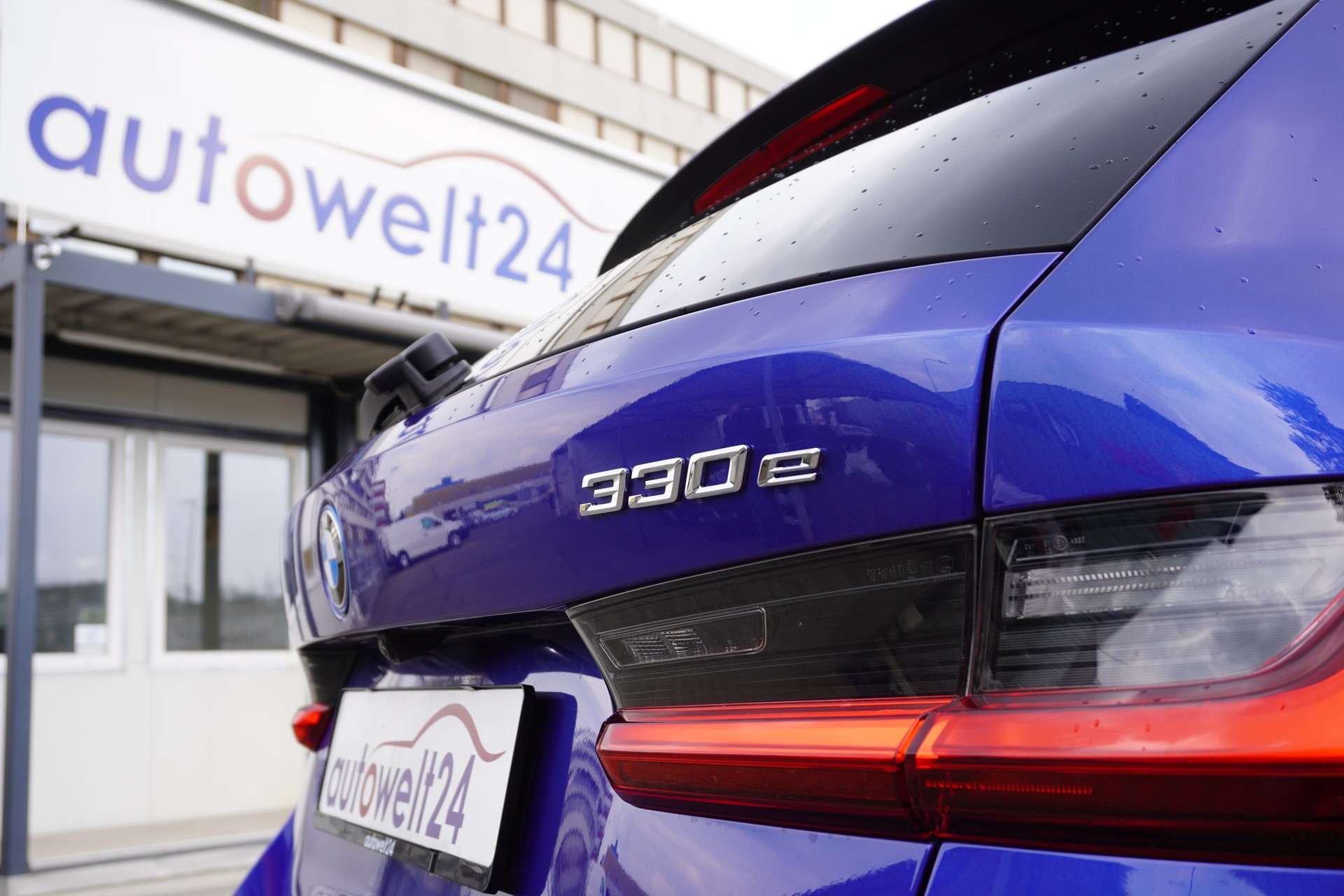 BMW 330e x DriveTouring Steptronic M Sport-image-49