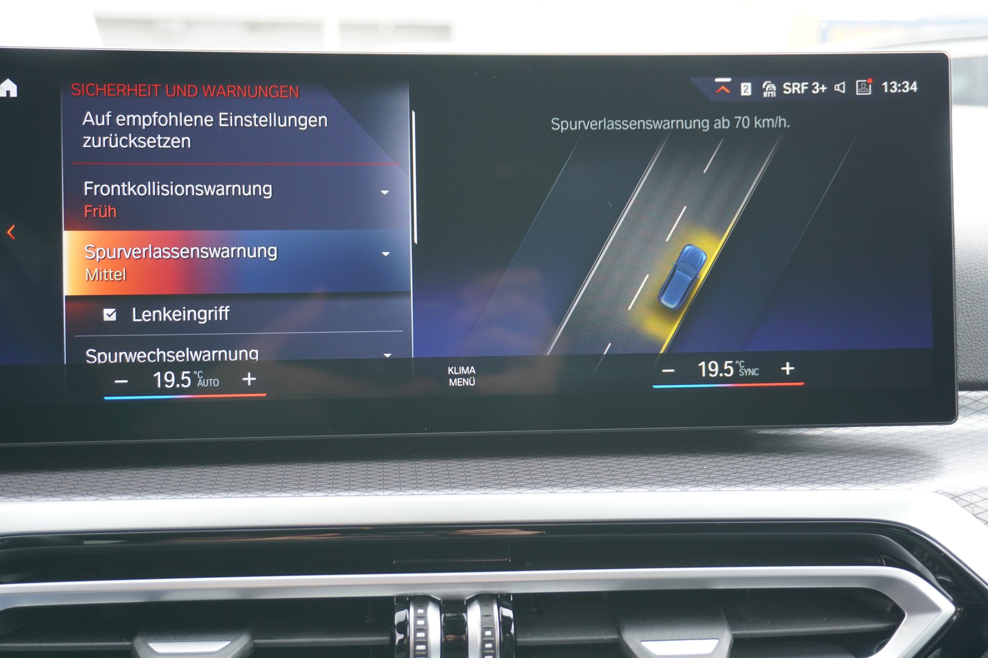 BMW 330e x DriveTouring Steptronic M Sport-image-29